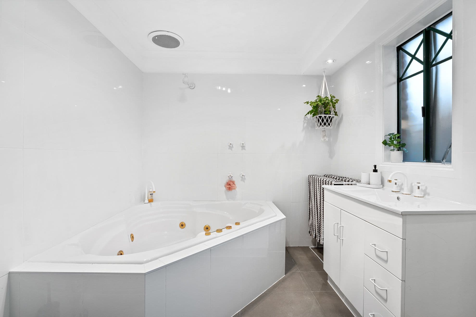 2 Nottingham Way, Sydenham VIC 3037, Sydenham - Thumbnail 3
