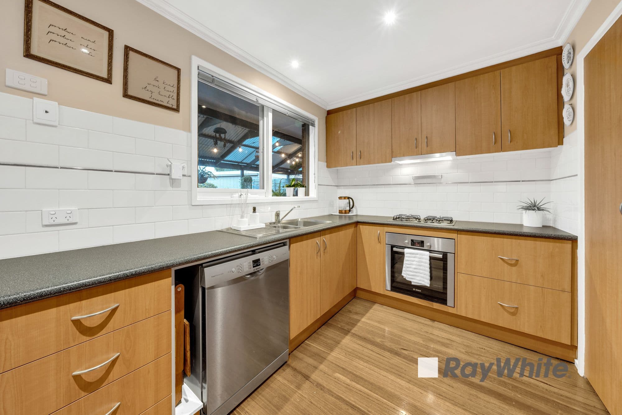 10 Guildford Crescent, Narre Warren VIC 3805, Narre Warren - Thumbnail 8
