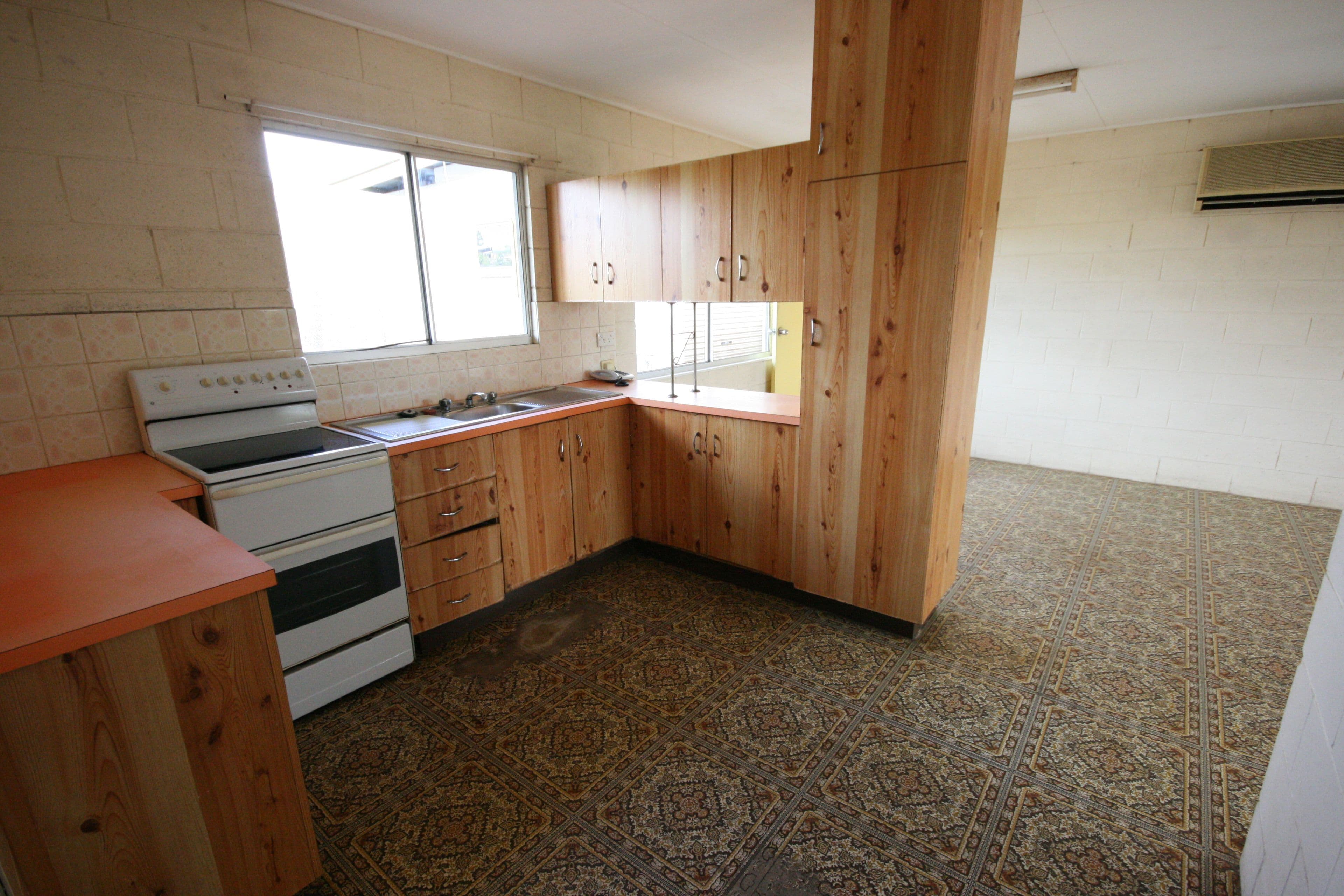 1 Poole Street, Sarina Beach QLD 4737, Sarina Beach - Thumbnail 2