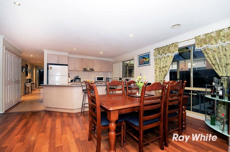 2 McKern Place, LYNBROOK VIC 3975, Lynbrook - Thumbnail 3