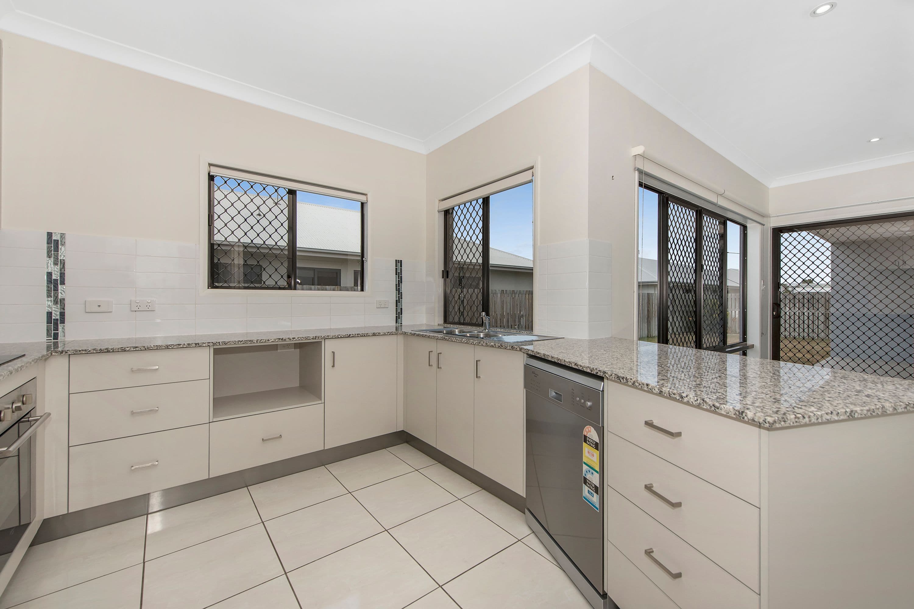 5 Yanuca Street, Burdell QLD 4818, Burdell - Thumbnail 3