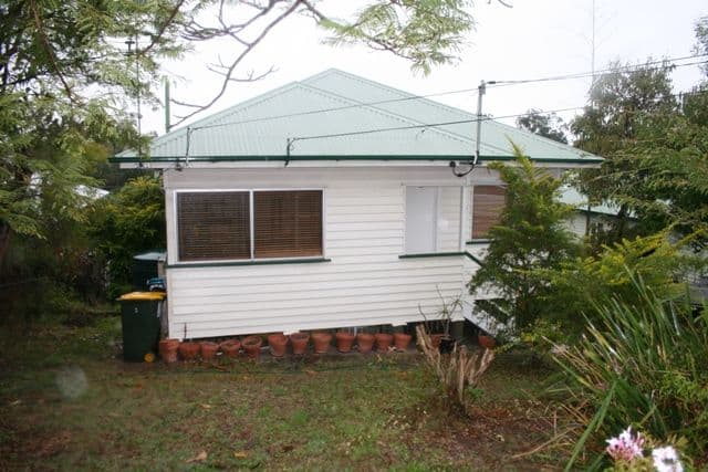 19 Quirinal Crescent, SEVEN HILLS QLD 4170, Seven Hills - Thumbnail 2