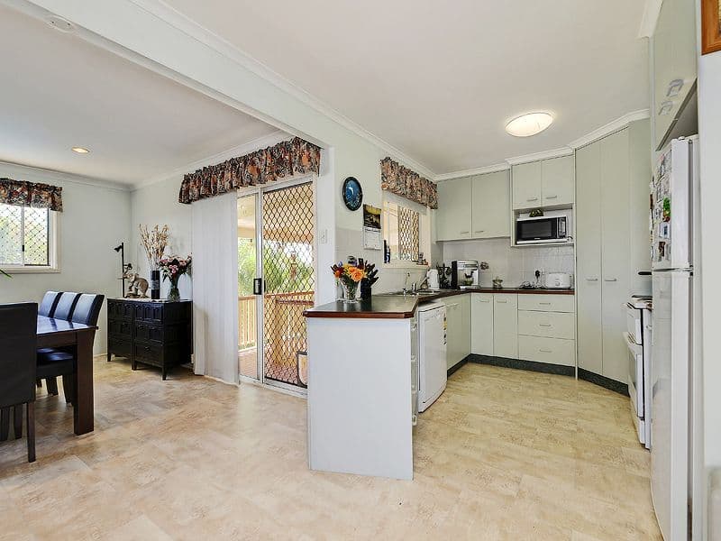 20 Williams Street, REDCLIFFE QLD 4020, Redcliffe - Thumbnail 5