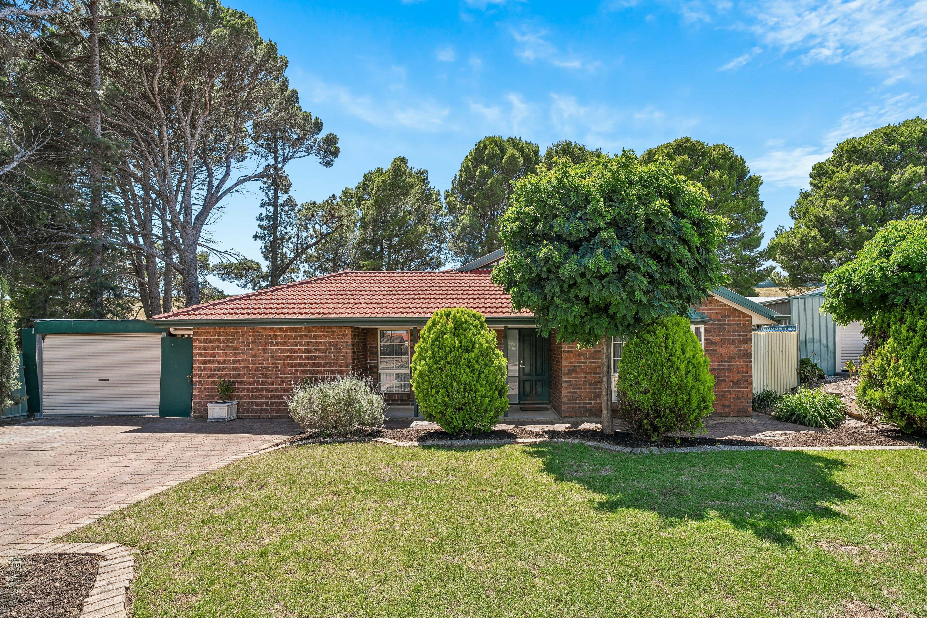 15 Oakford Crescent, Happy Valley SA 5159, Happy Valley - Thumbnail 2