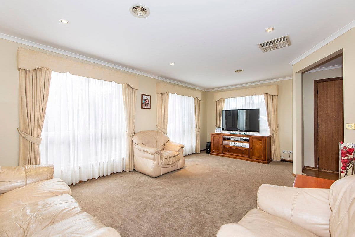 45 Mcglynn Avenue, SOUTH MORANG VIC 3752, South Morang - Thumbnail 2
