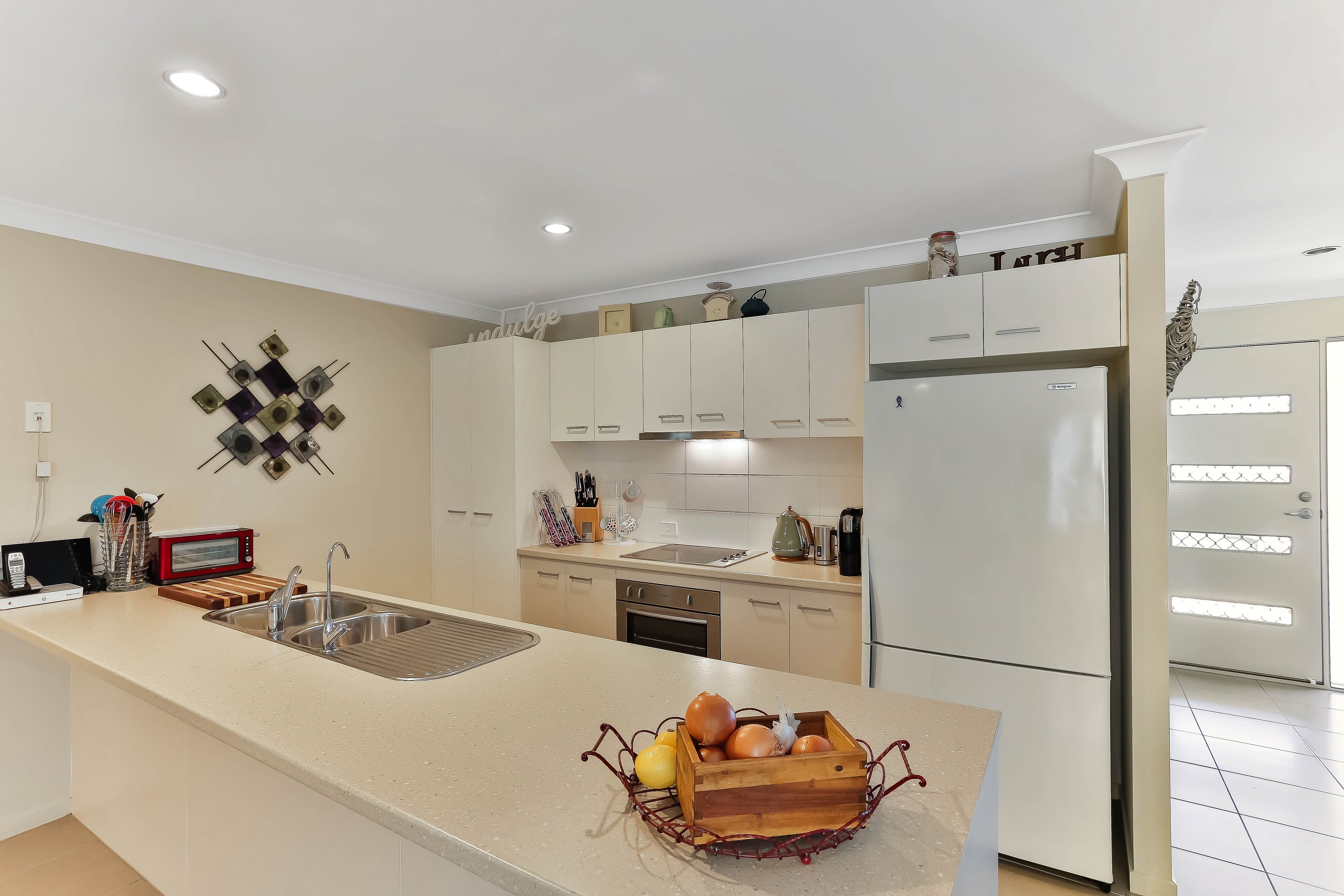 10 Dixon Court, Wilsonton Heights QLD 4350, Wilsonton Heights - Thumbnail 3