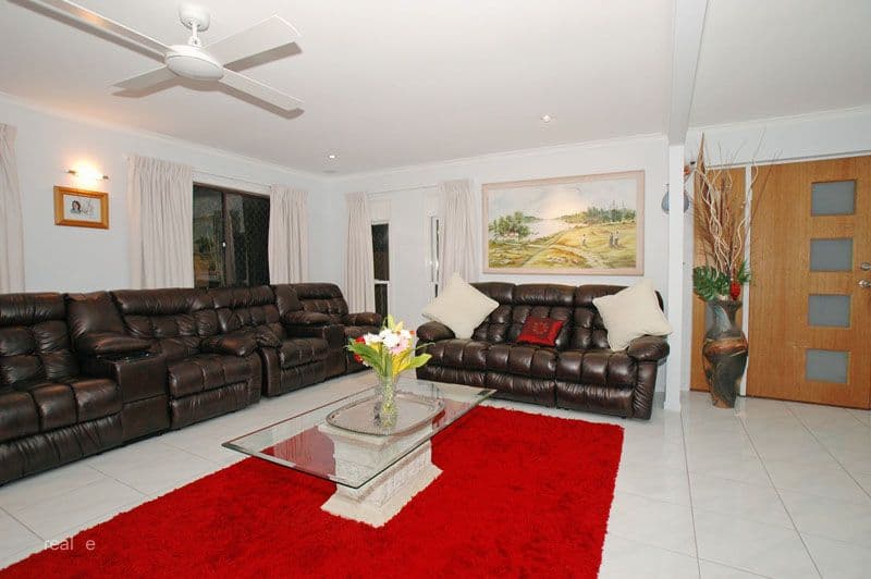 12 Orchid Street, REDCLIFFE QLD 4020, Redcliffe - Thumbnail 2