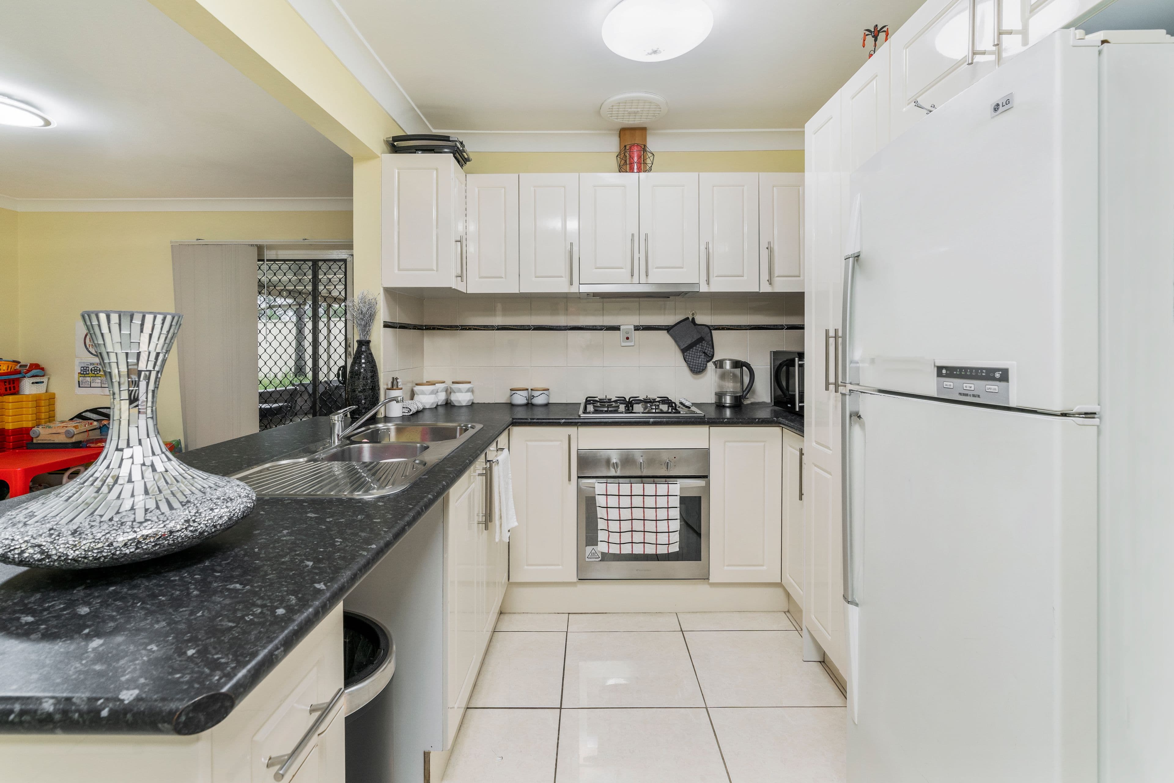 9 Albillo Place, Eschol Park NSW 2558, Eschol Park - Thumbnail 3