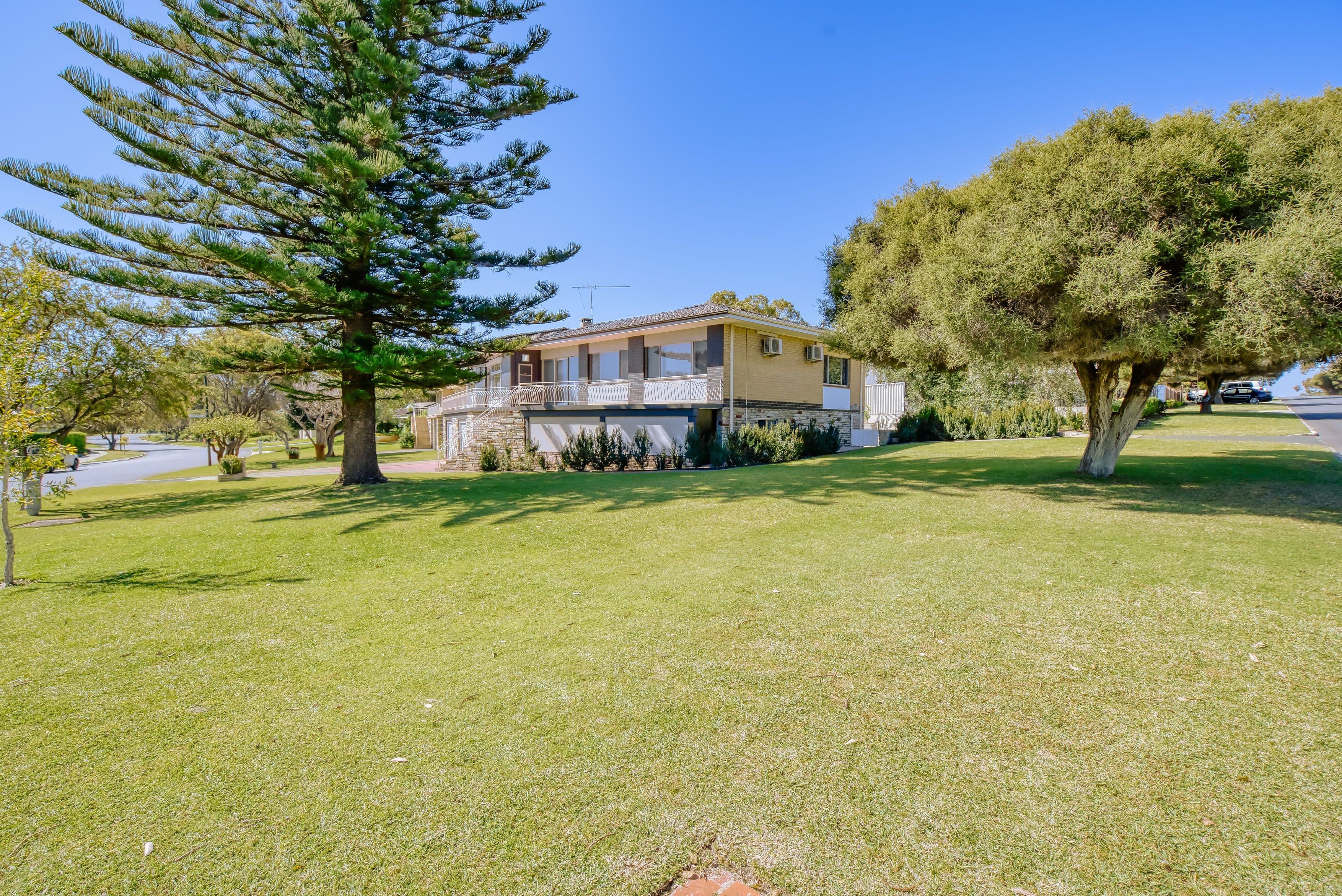 19 Templetonia Crescent, City Beach WA 6015, City Beach - Thumbnail 3