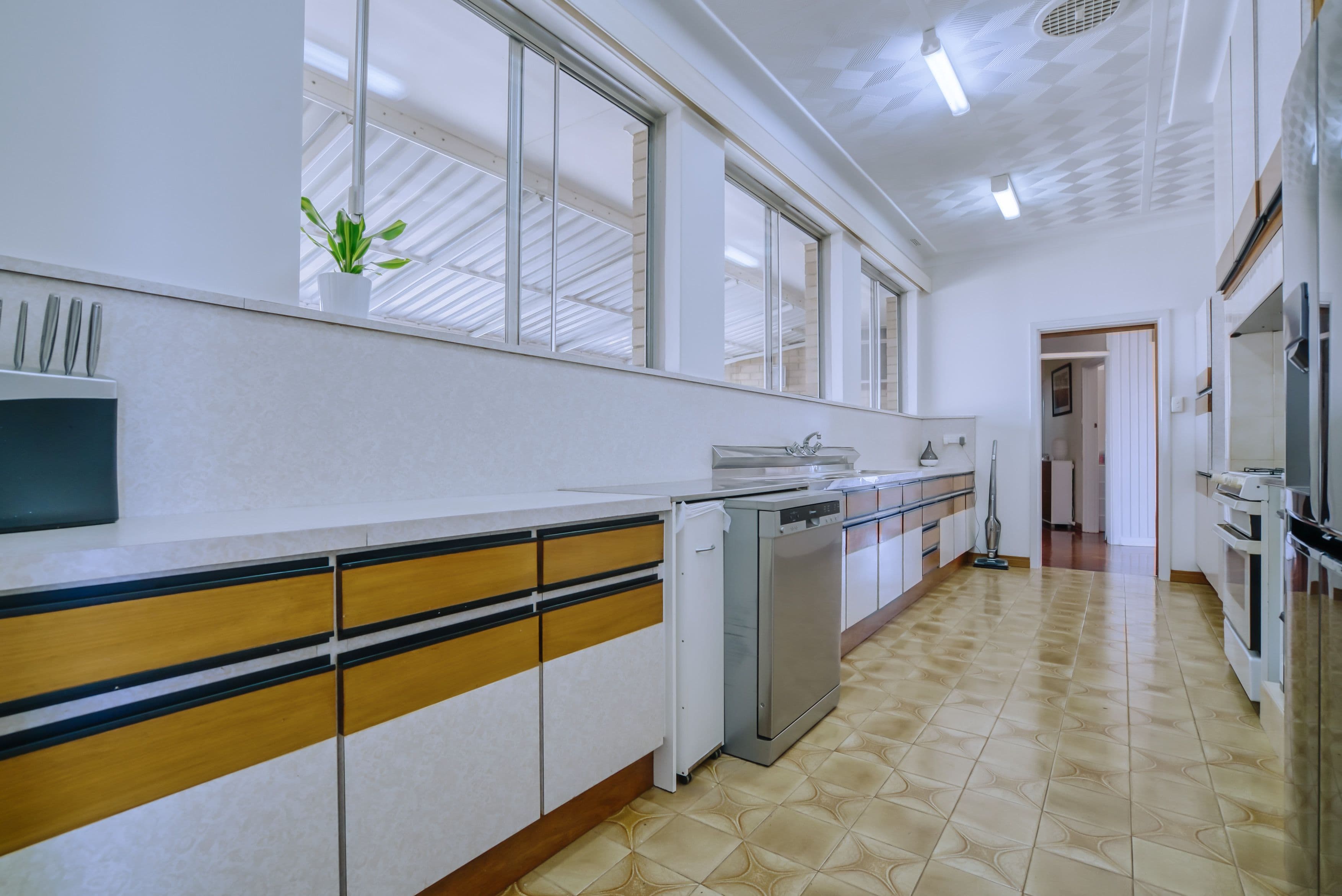 19 Templetonia Crescent, City Beach WA 6015, City Beach - Thumbnail 7