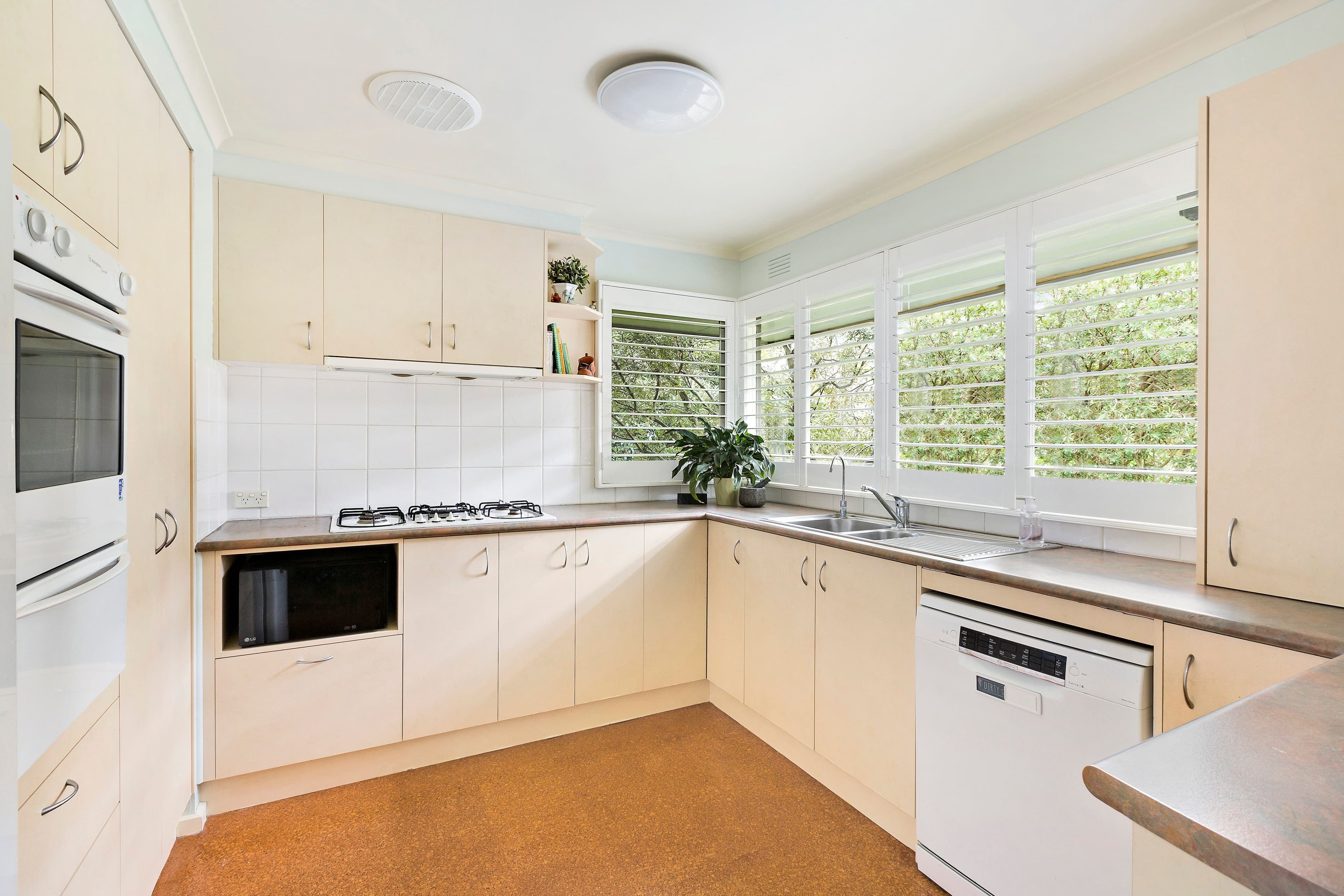 7 Zara Court, Frankston VIC 3199, Frankston - Thumbnail 3
