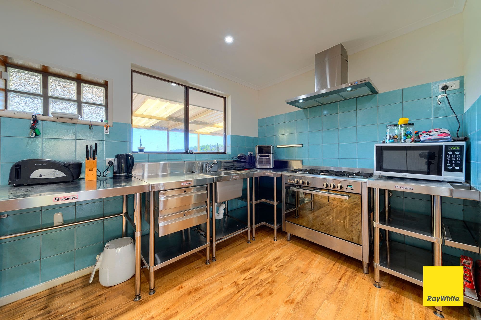 27 Boronia Avenue, Collingwood Heights WA 6330, Collingwood Heights - Thumbnail 3
