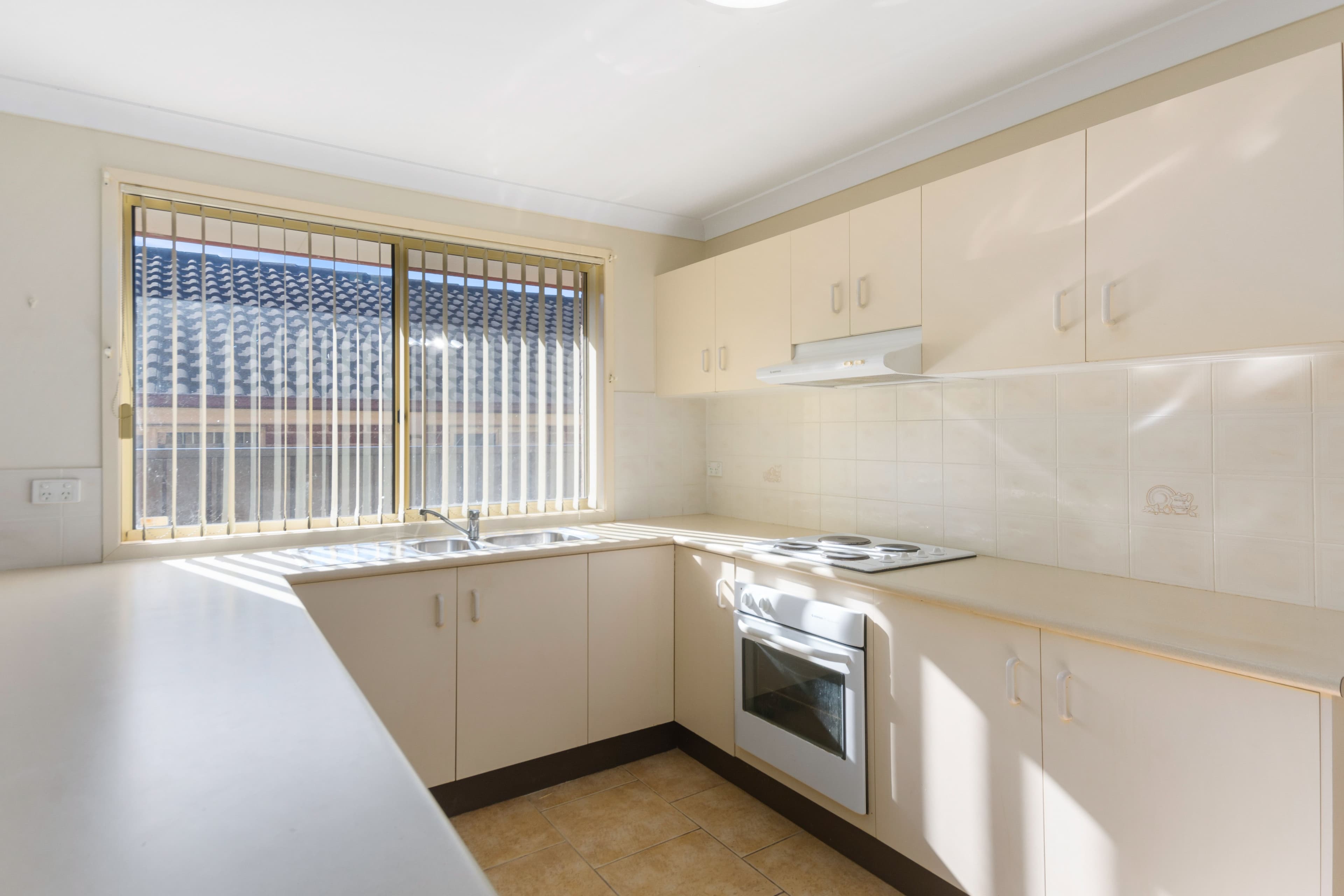 8 Hallam Close, Kanahooka NSW 2530, Kanahooka - Thumbnail 2
