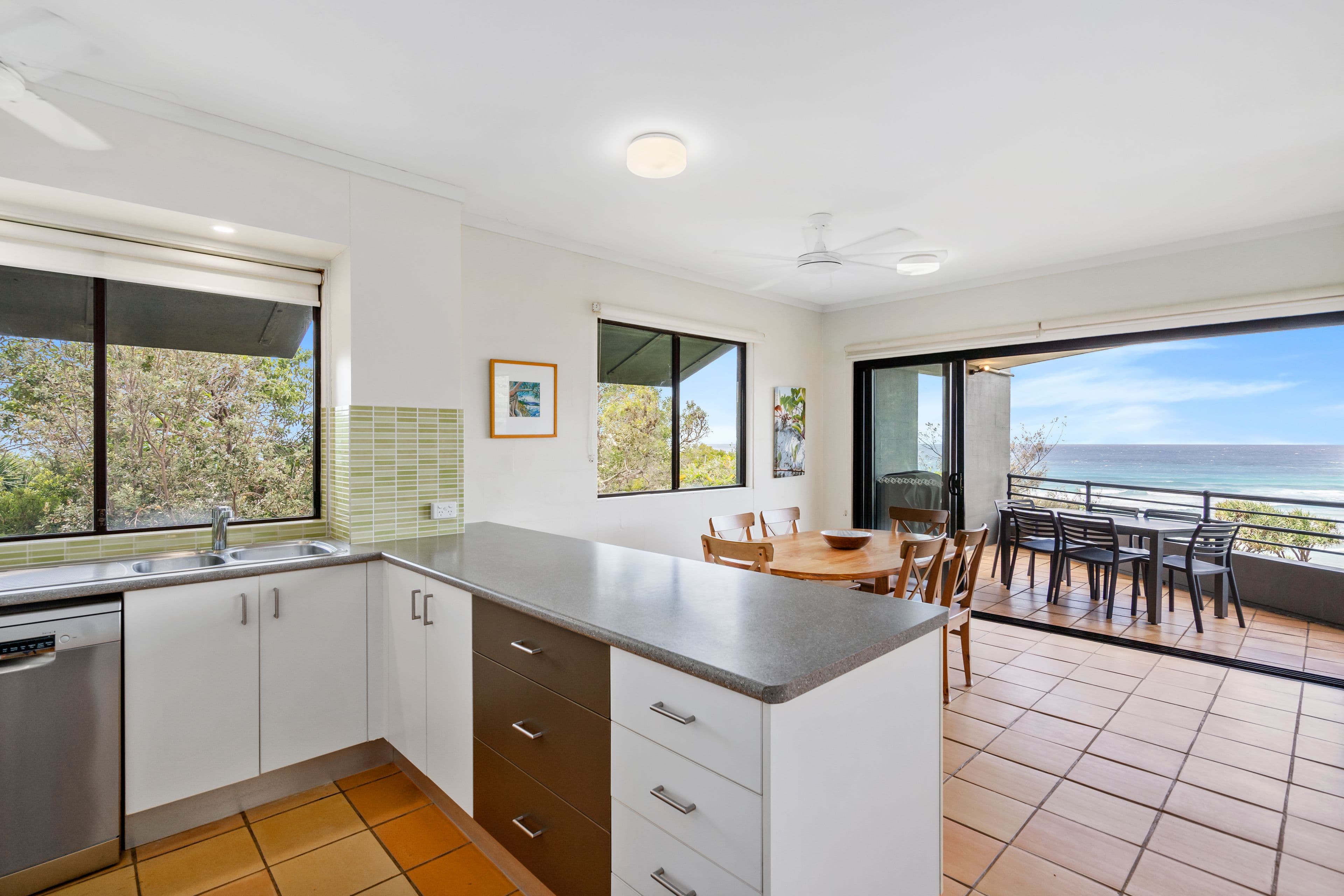 18 Cutter Street, Point Lookout QLD 4183, Point Lookout - Thumbnail 2