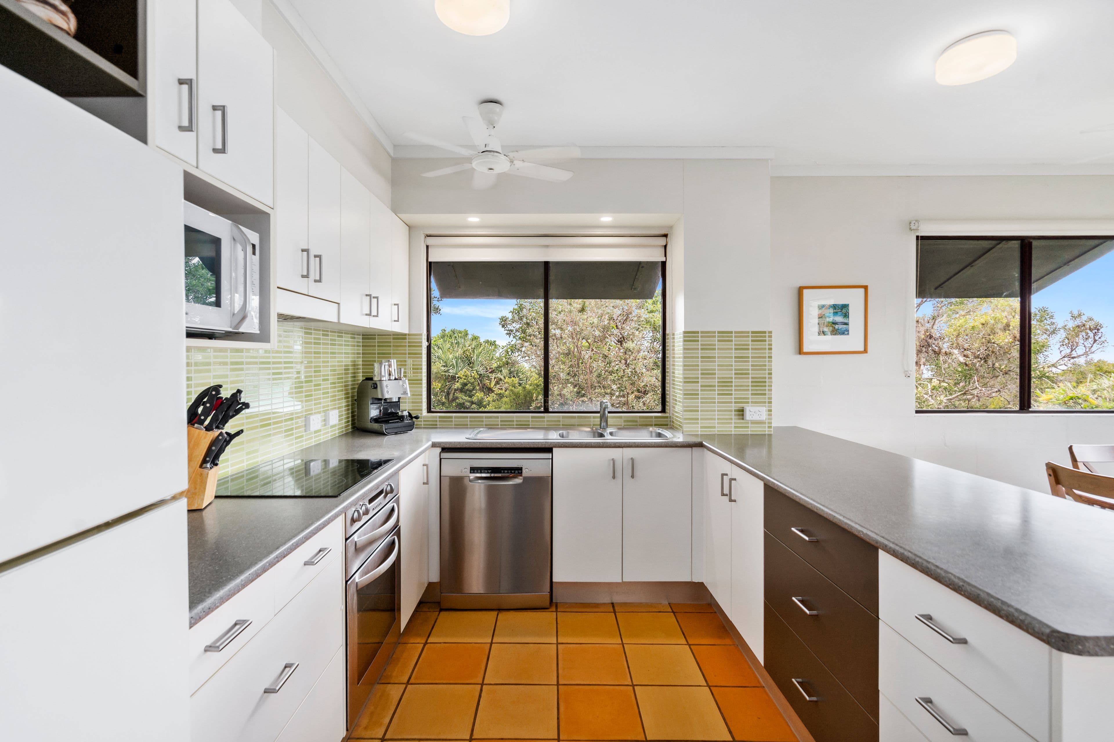 18 Cutter Street, Point Lookout QLD 4183, Point Lookout - Thumbnail 3