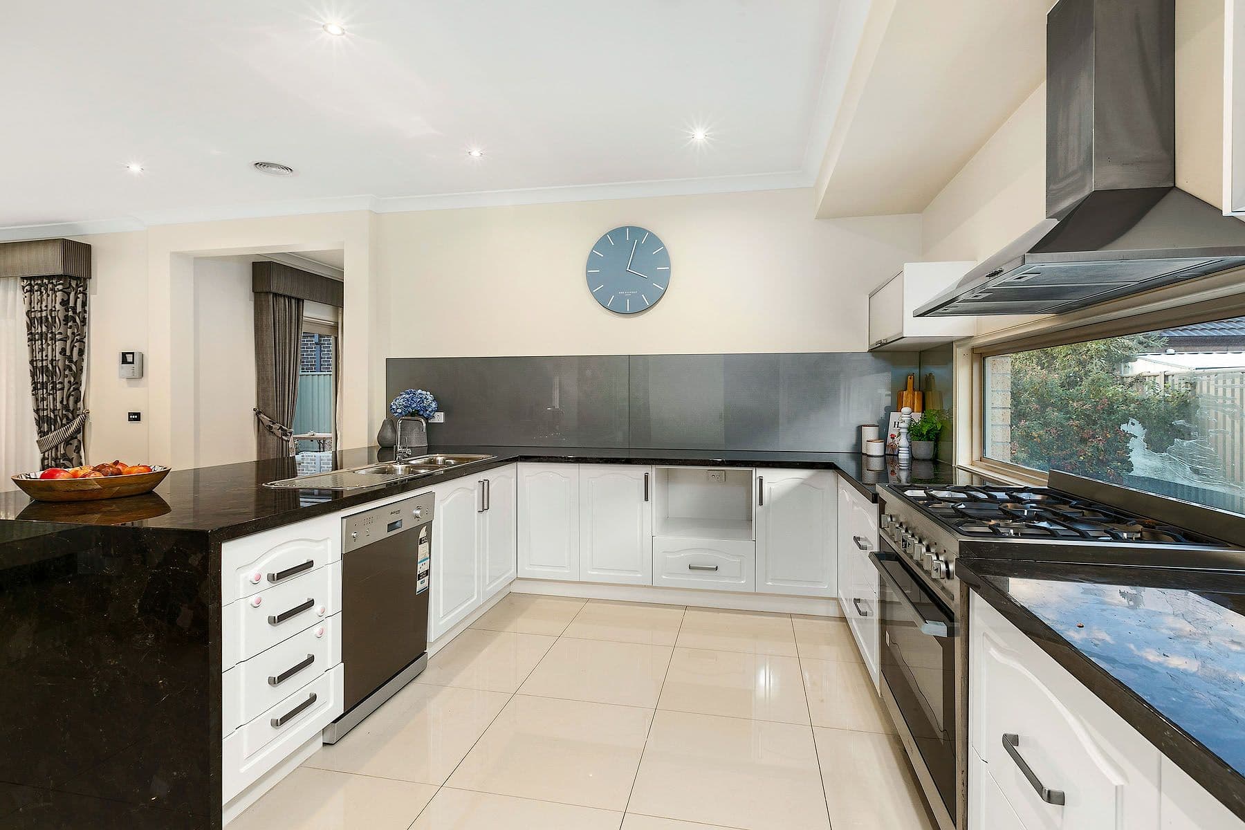 3 Mclaren Chase, Caroline Springs VIC 3023, Caroline Springs - Thumbnail 3