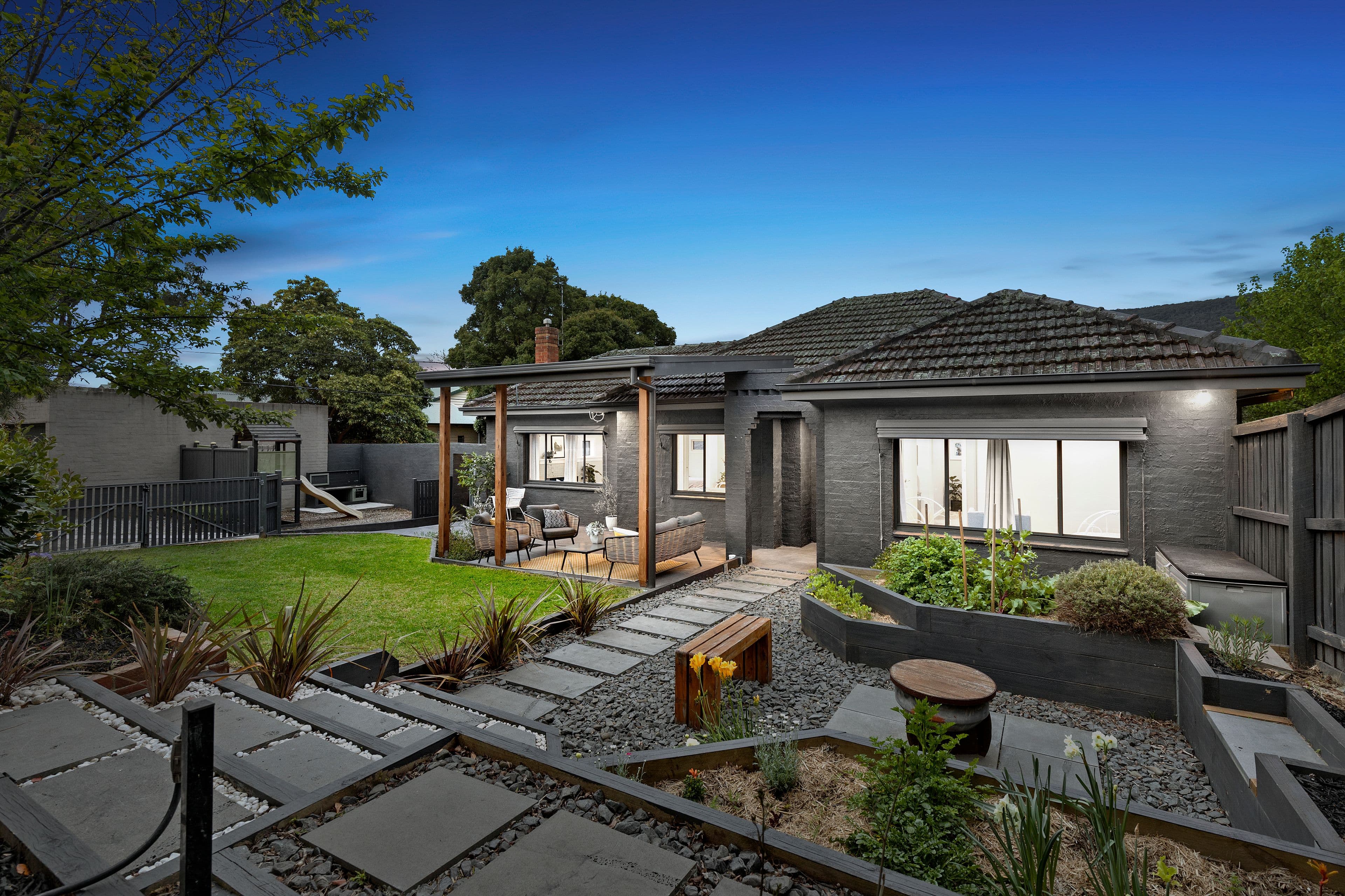 10 Francis Crescent, Ferntree Gully VIC 3156, Ferntree Gully - Thumbnail 2