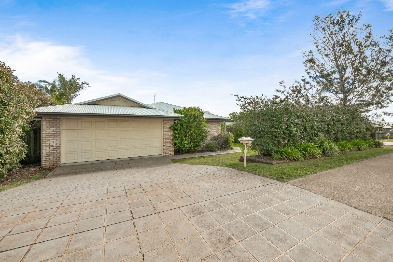 585 Hume Street, Kearneys Spring QLD 4350, Kearneys Spring - Thumbnail 2