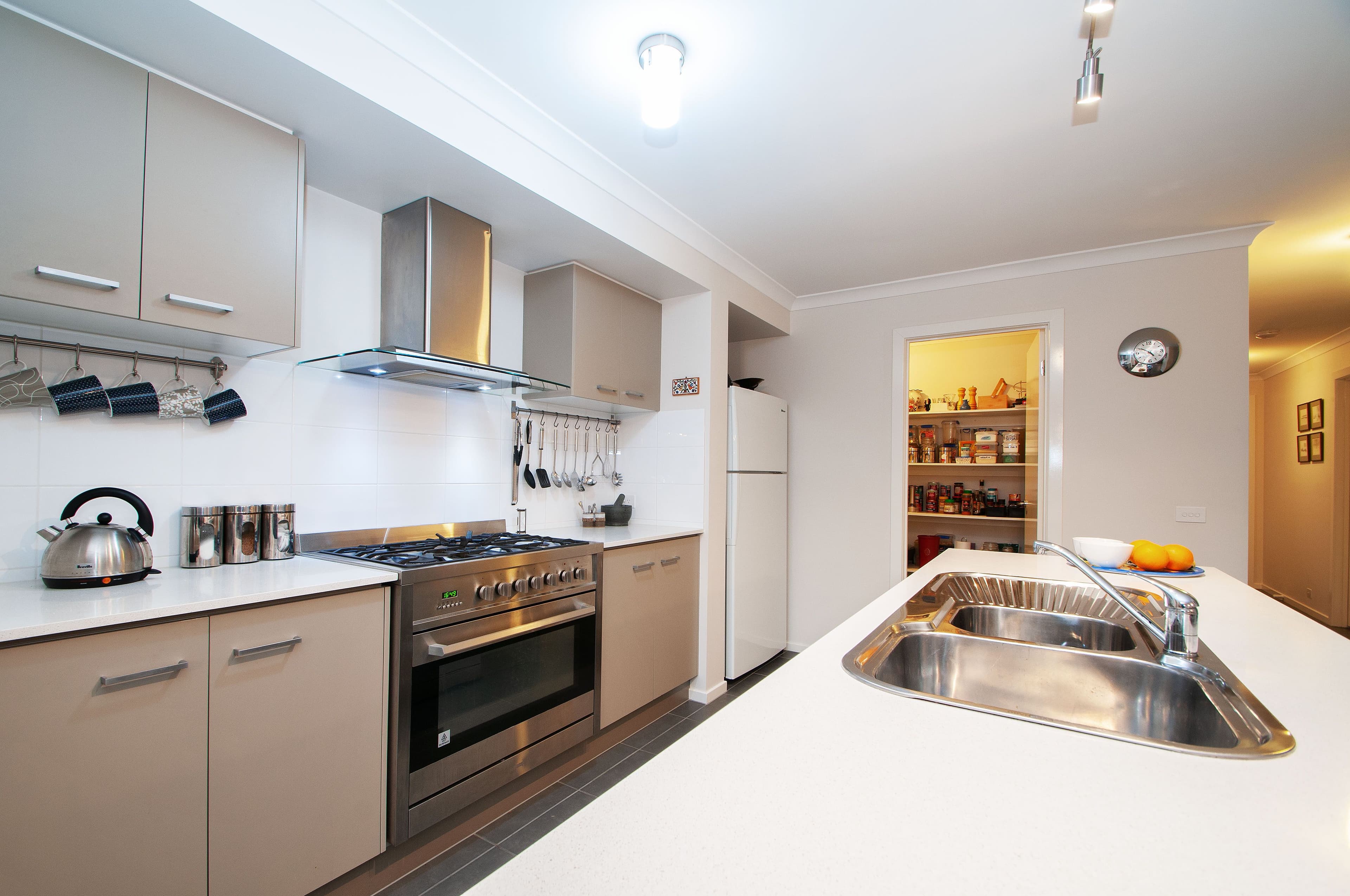 25 Taronga Crescent, Croydon VIC 3136, Croydon - Thumbnail 2