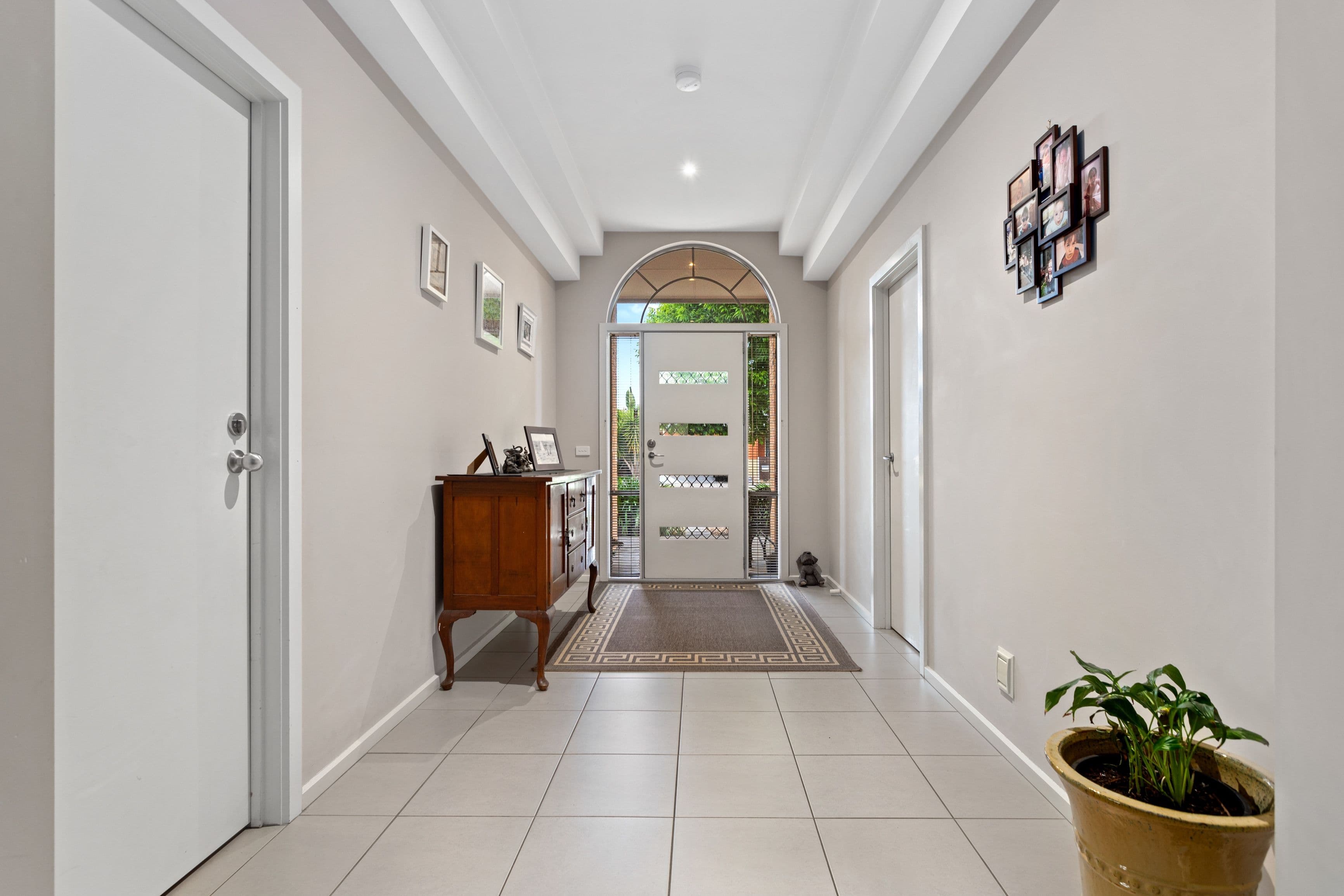 7 Riverdale Boulevard, South Morang VIC 3752, South Morang - Thumbnail 2