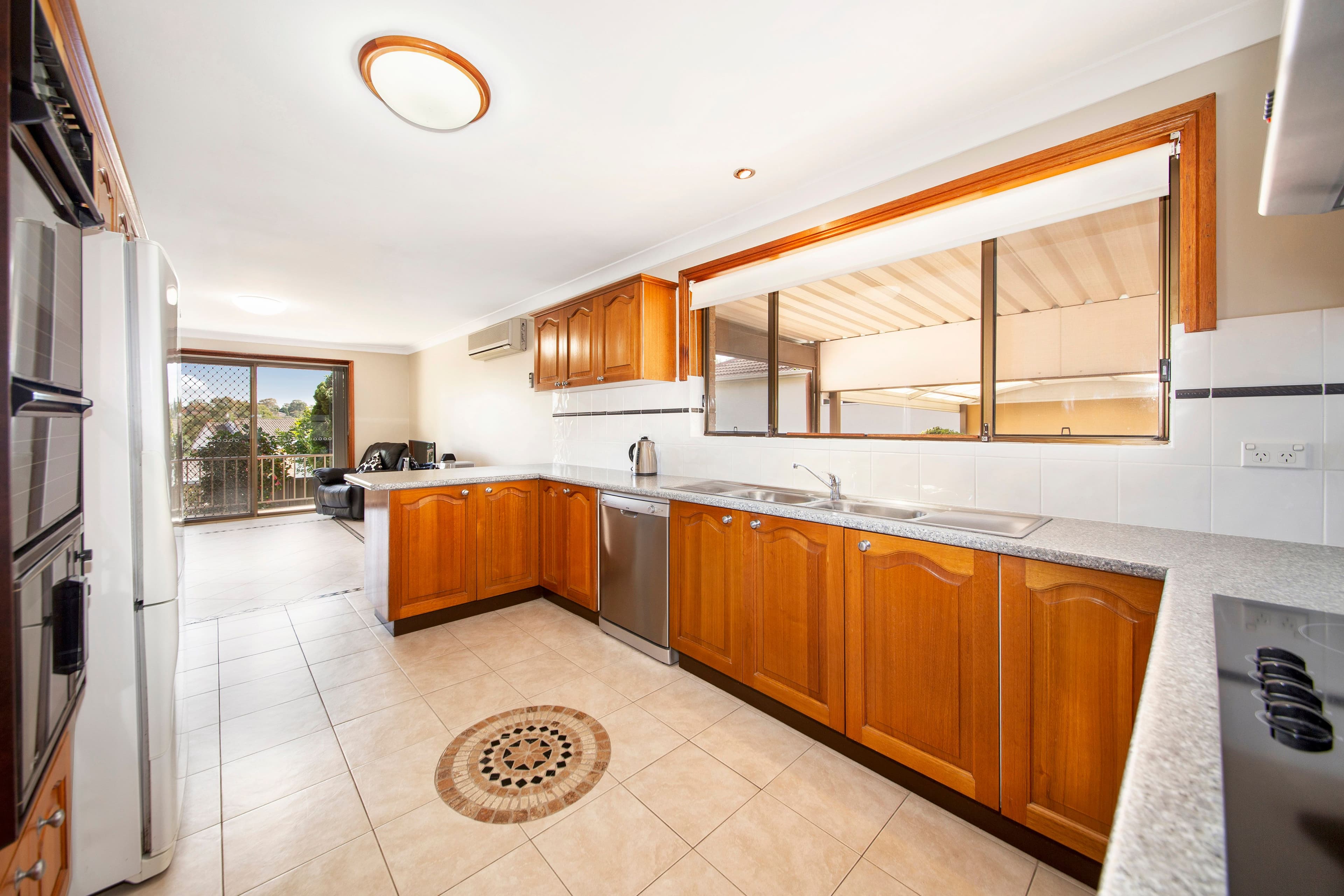 2 Sproule Road, Illawong - Thumbnail 3