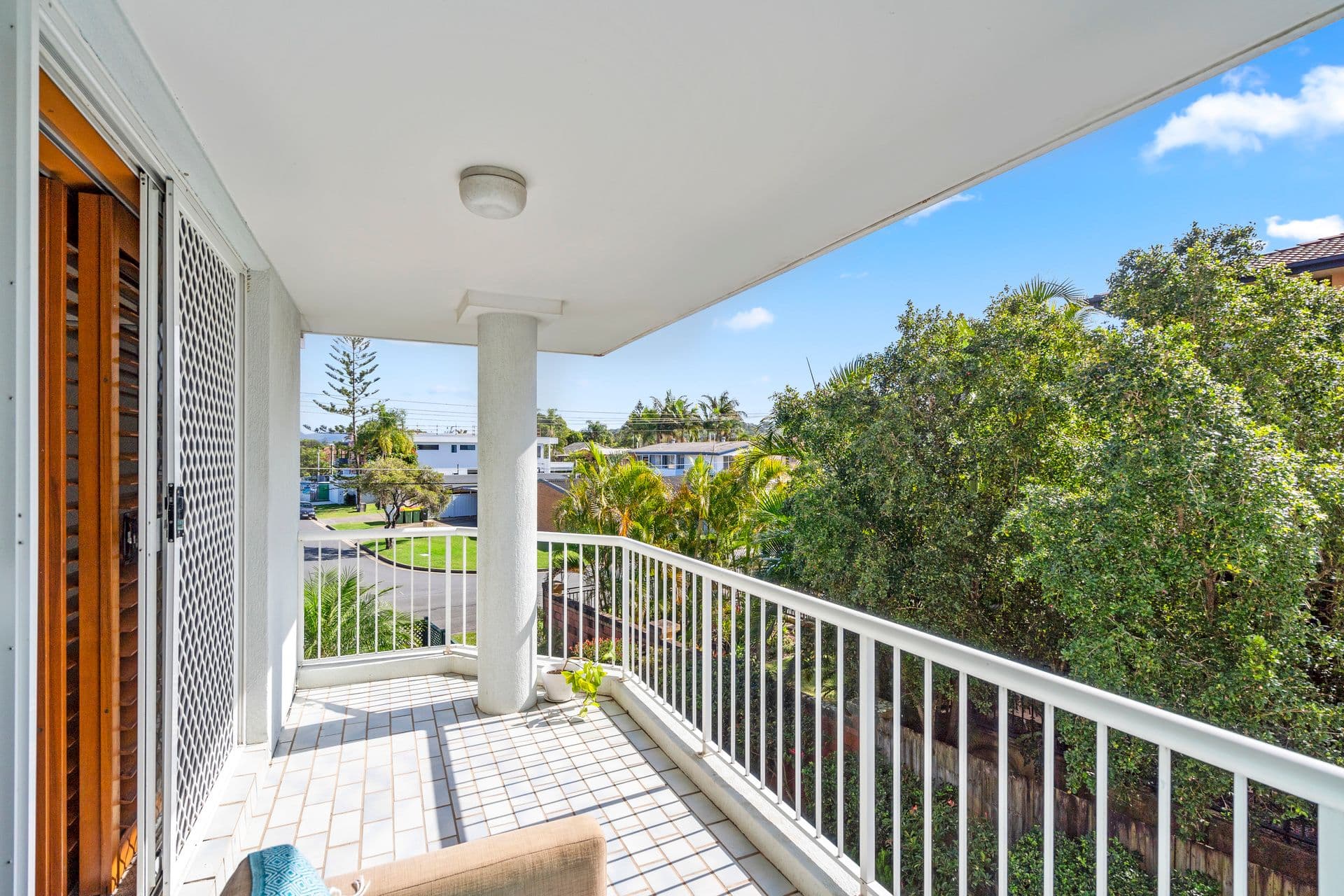 3 Tarni Avenue, Palm Beach QLD 4221, Palm Beach - Thumbnail 2