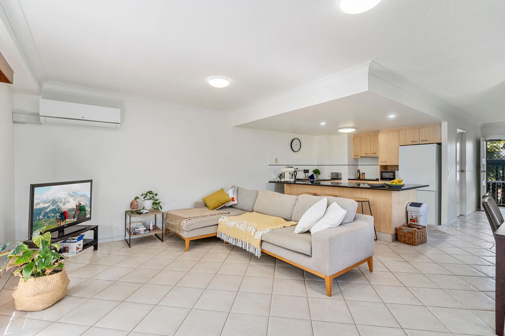 3 Tarni Avenue, Palm Beach QLD 4221, Palm Beach - Thumbnail 4