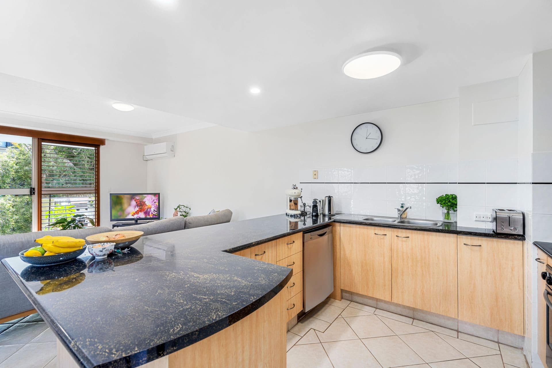 3 Tarni Avenue, Palm Beach QLD 4221, Palm Beach - Thumbnail 5