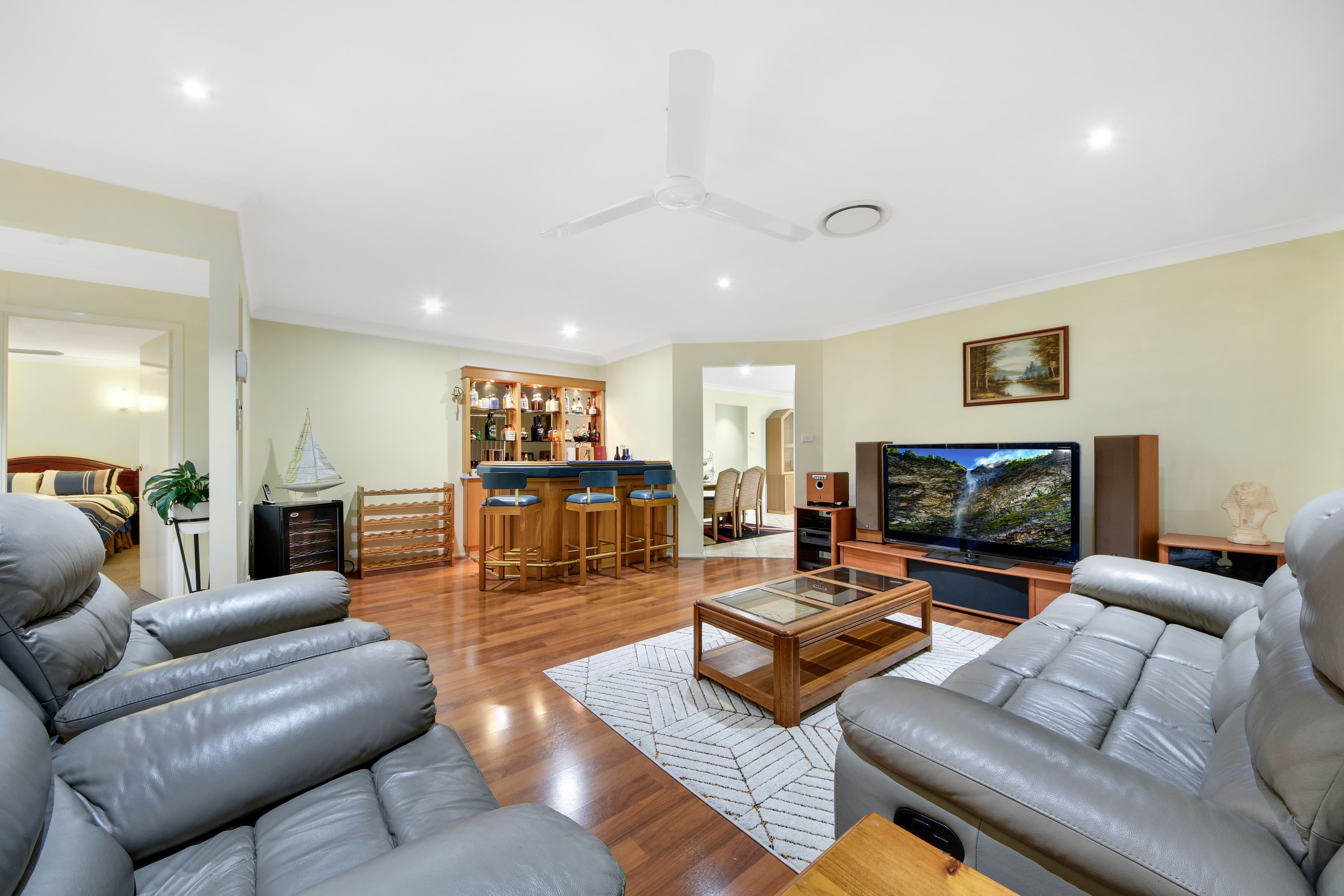 16 James Flynn Avenue, Harrington Park - Thumbnail 5