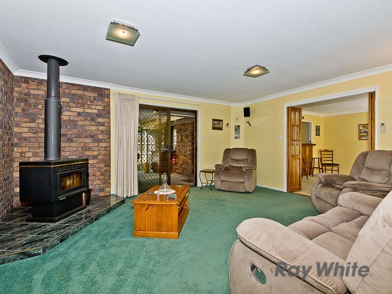 4 Lorenc Place, Bridgeman Downs QLD 4035, Bridgeman Downs - Thumbnail 4