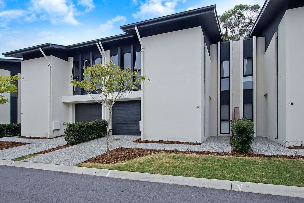 305 Easthill Drive, ROBINA QLD 4226, Robina - Thumbnail 2