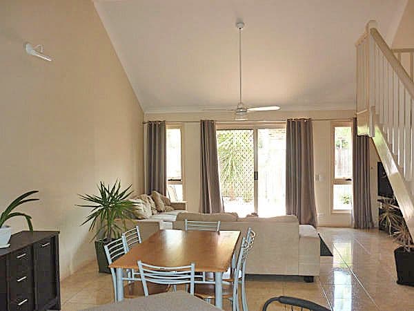 61 Rosemar Circuit, Viewbank, Viewbank - Image 1