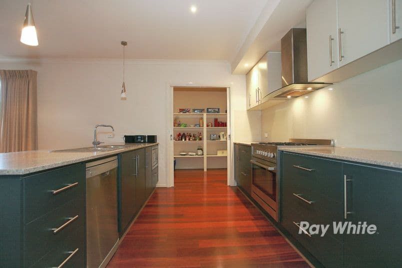 38 Sabel Drive, CRANBOURNE NORTH VIC 3977, Cranbourne North - Thumbnail 2
