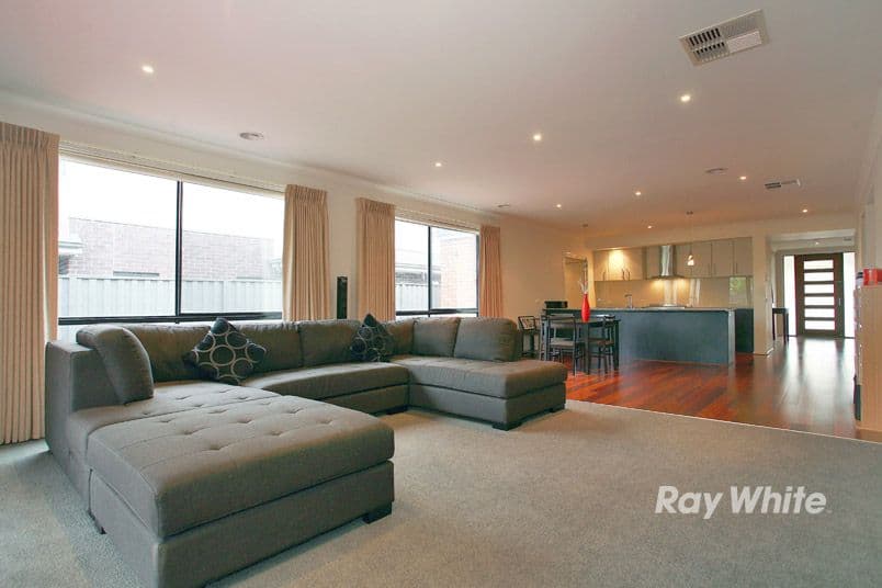 38 Sabel Drive, CRANBOURNE NORTH VIC 3977, Cranbourne North - Thumbnail 8