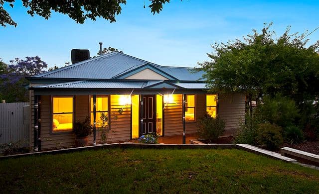 32 Benbow Crescent, BORONIA VIC 3155, Boronia - Thumbnail 2