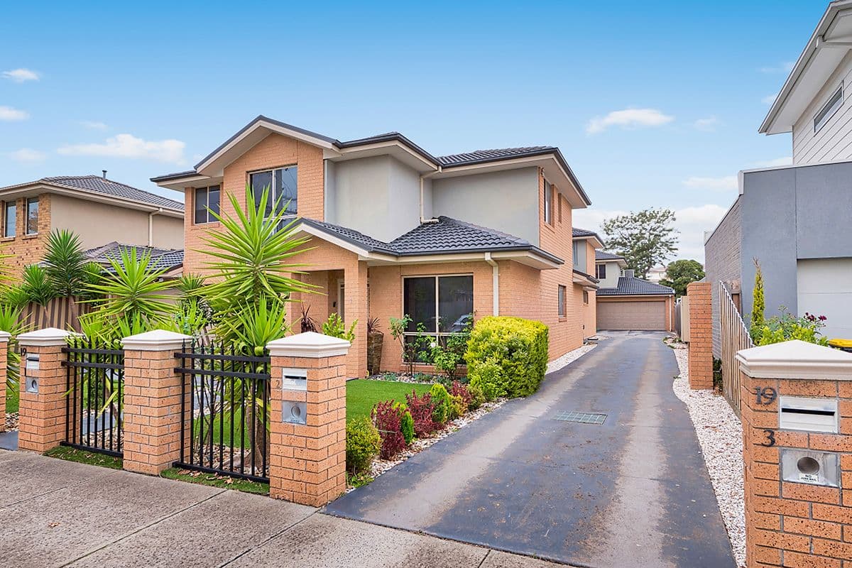 19 Robert Street, Dandenong VIC 3175, Dandenong - Image 1