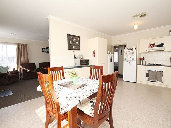 78 Edith Street, Horsham VIC 3400, Horsham - Thumbnail 3