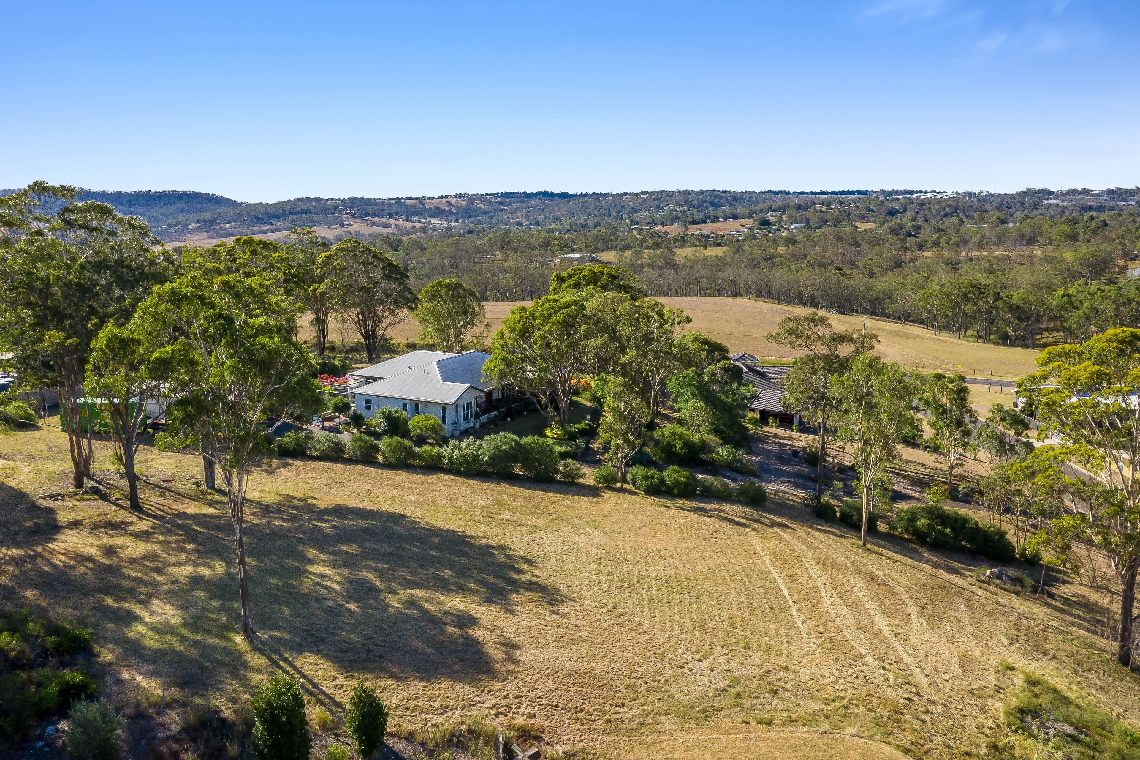 6 Rangeview Drive, Top Camp QLD 4350, Top Camp - Thumbnail 2