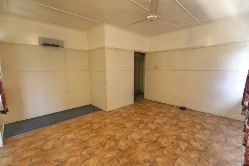 38 Dalton Street, Monto QLD 4630, Monto - Thumbnail 2