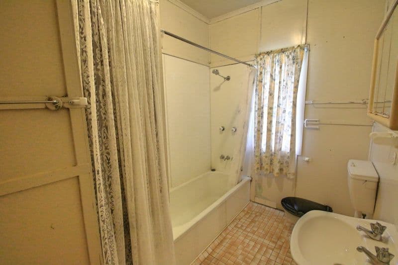 38 Dalton Street, Monto QLD 4630, Monto - Thumbnail 7