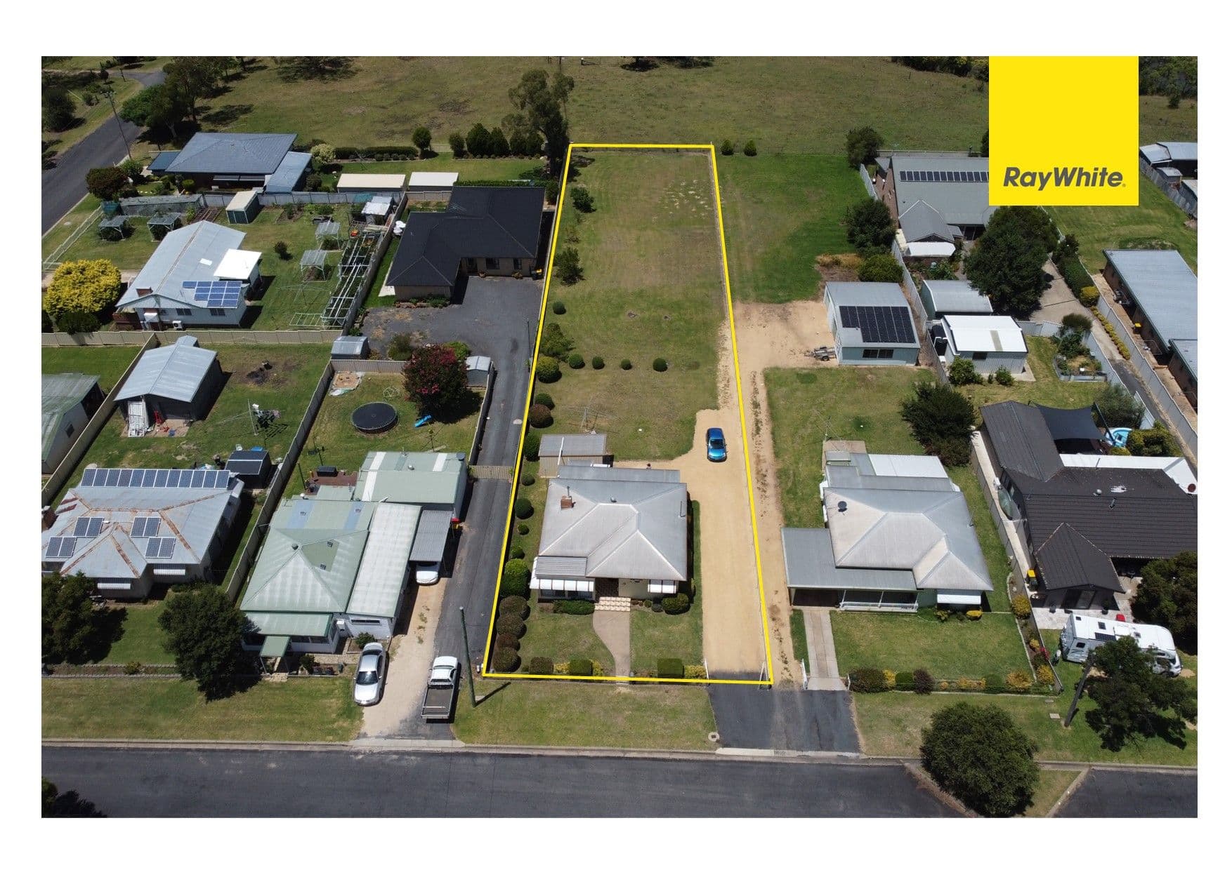 11 Albert Street, Inverell NSW 2360, Inverell - Image 1