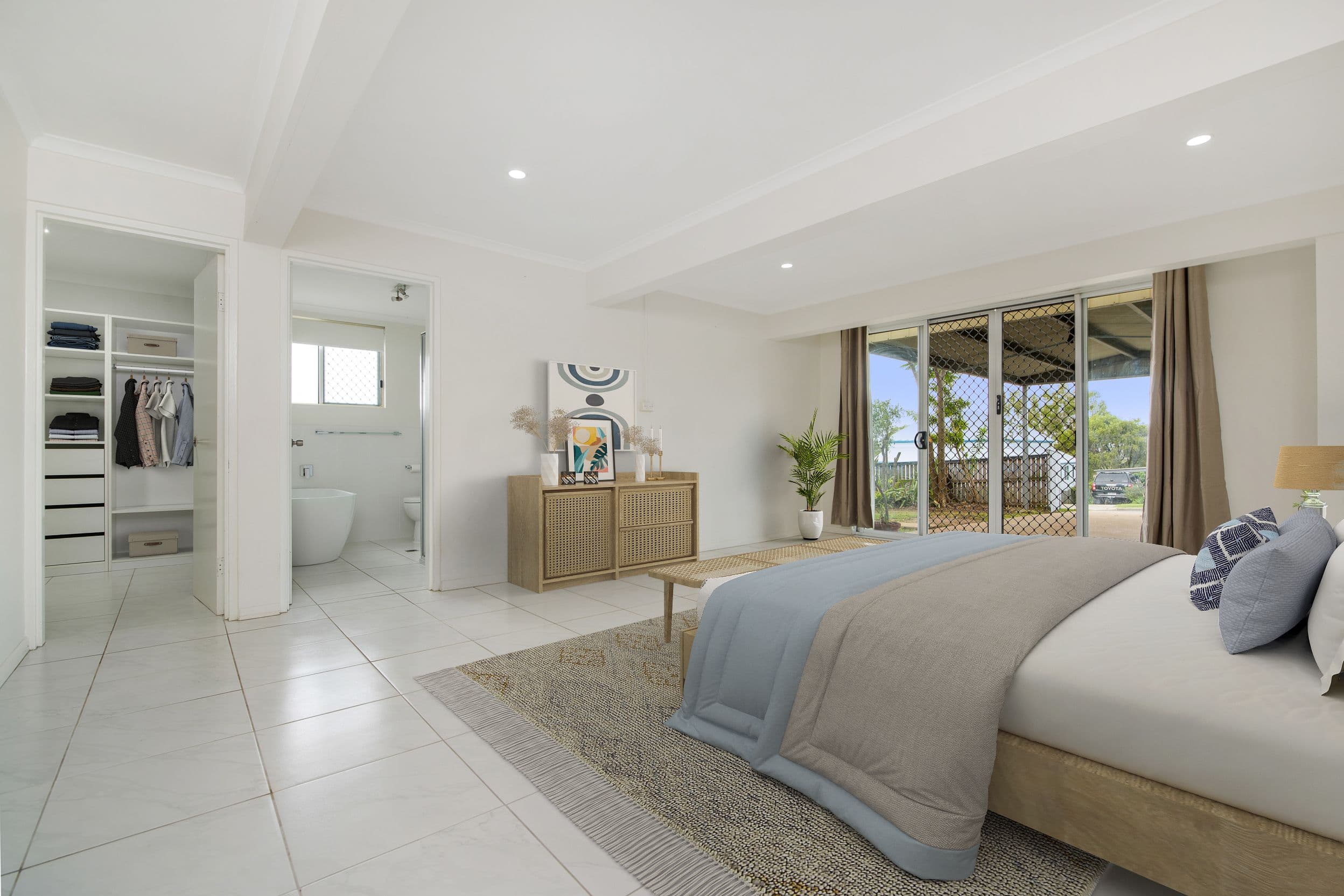 19 MYLNE Street, West Gladstone QLD 4680, West Gladstone - Thumbnail 2