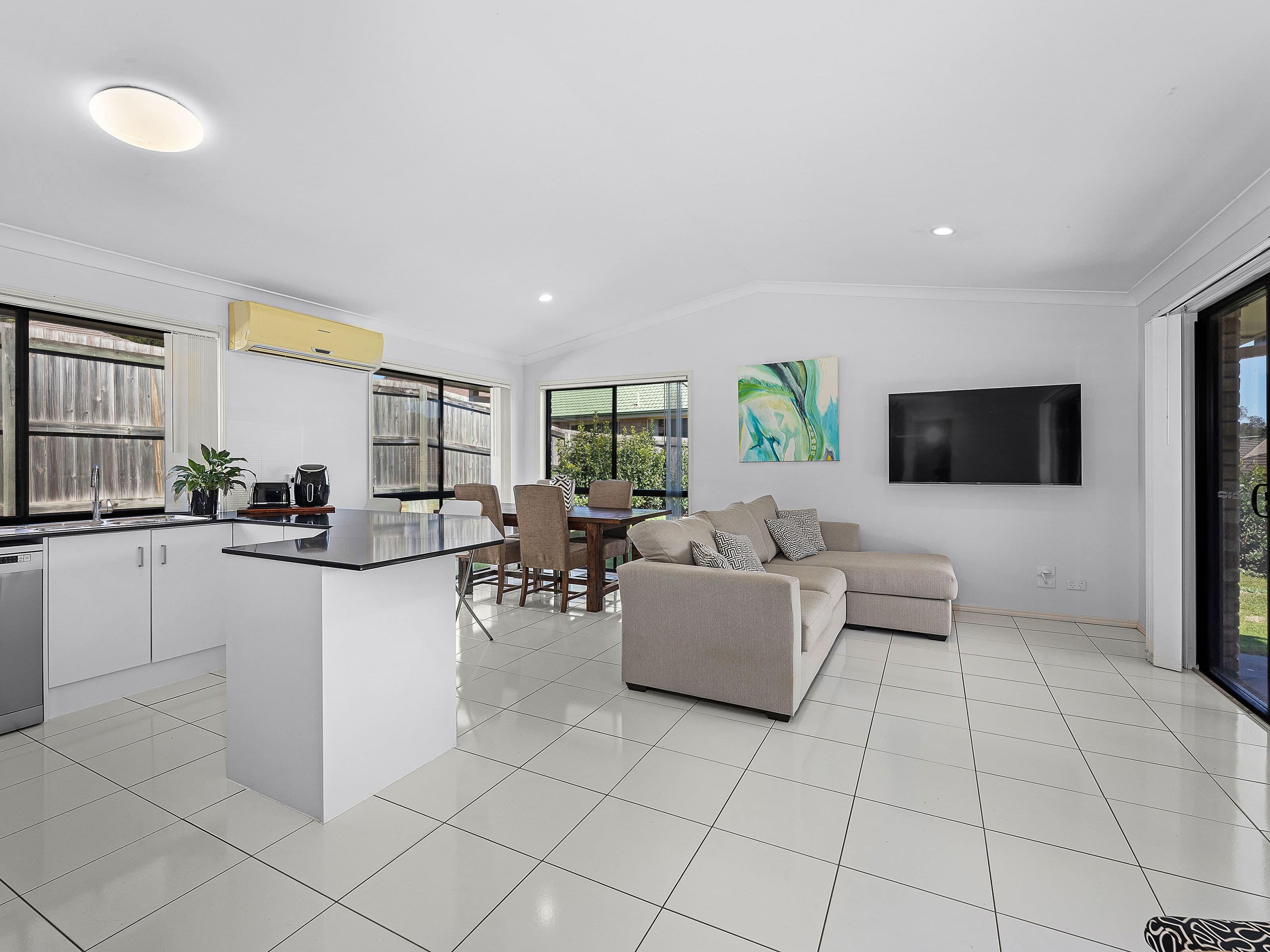 6 Neumann Place, Leichhardt QLD 4305, Leichhardt - Thumbnail 2