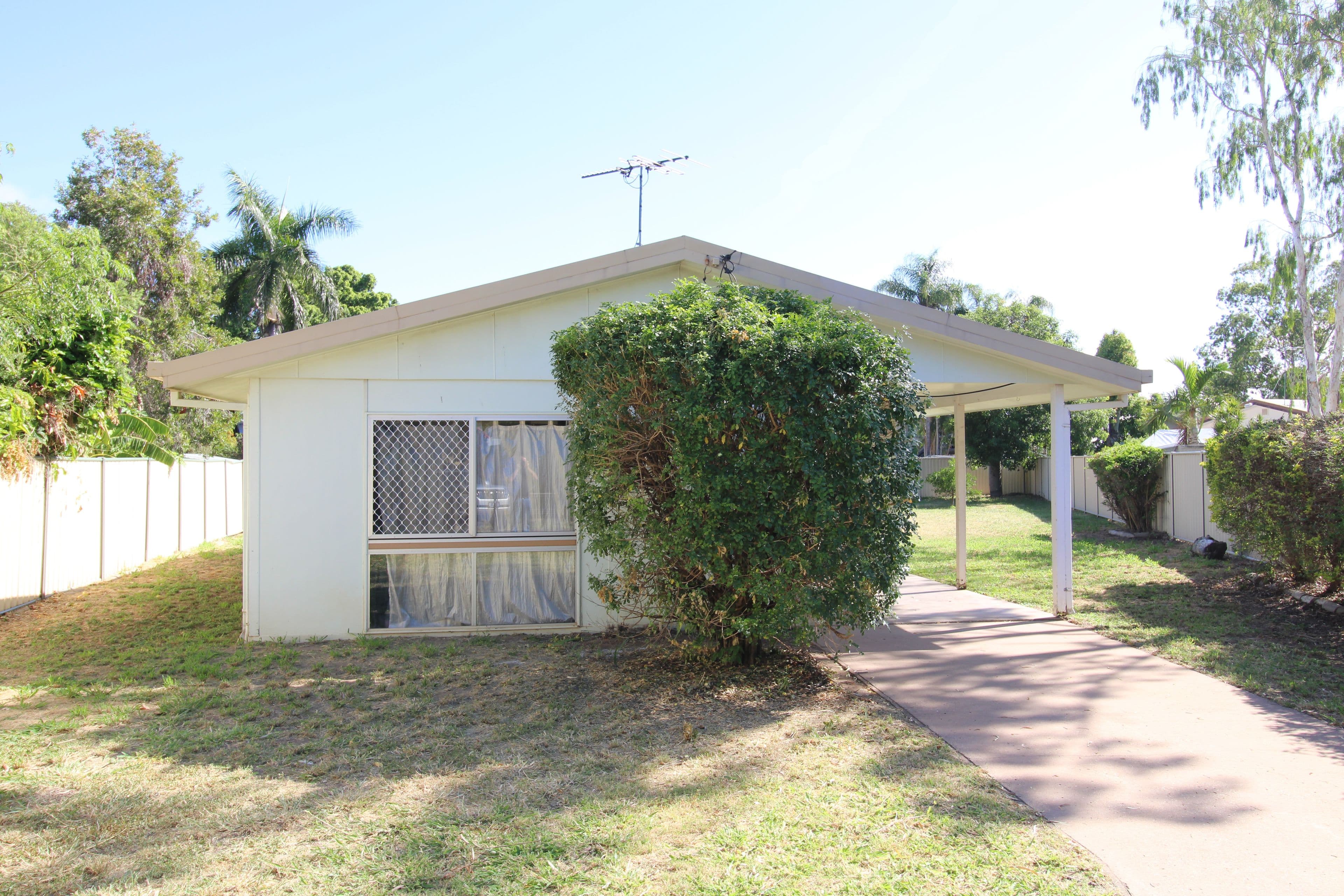 11 Carbeen Place, Emerald QLD 4720, Emerald - Image 1