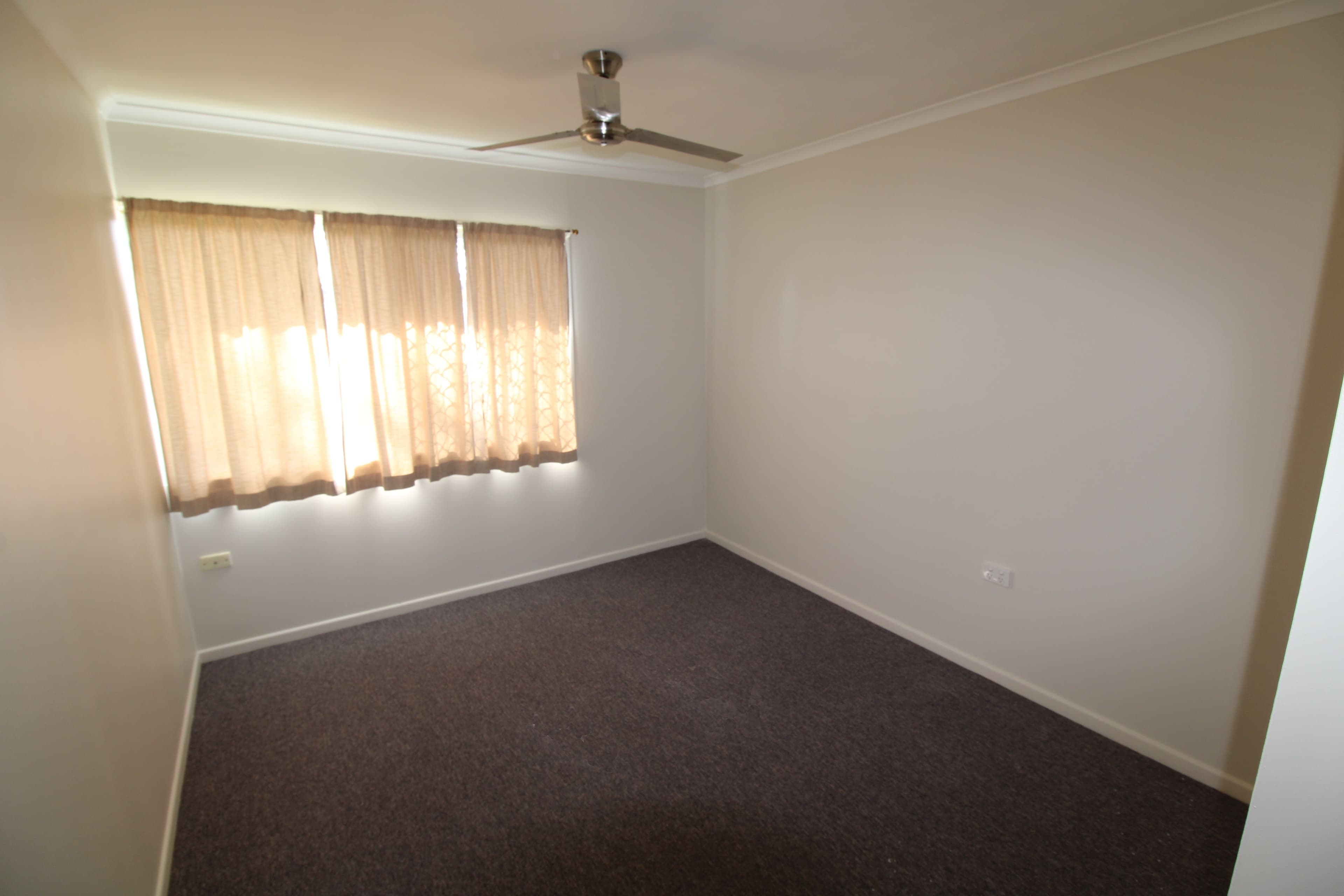 11 Carbeen Place, Emerald QLD 4720, Emerald - Thumbnail 6