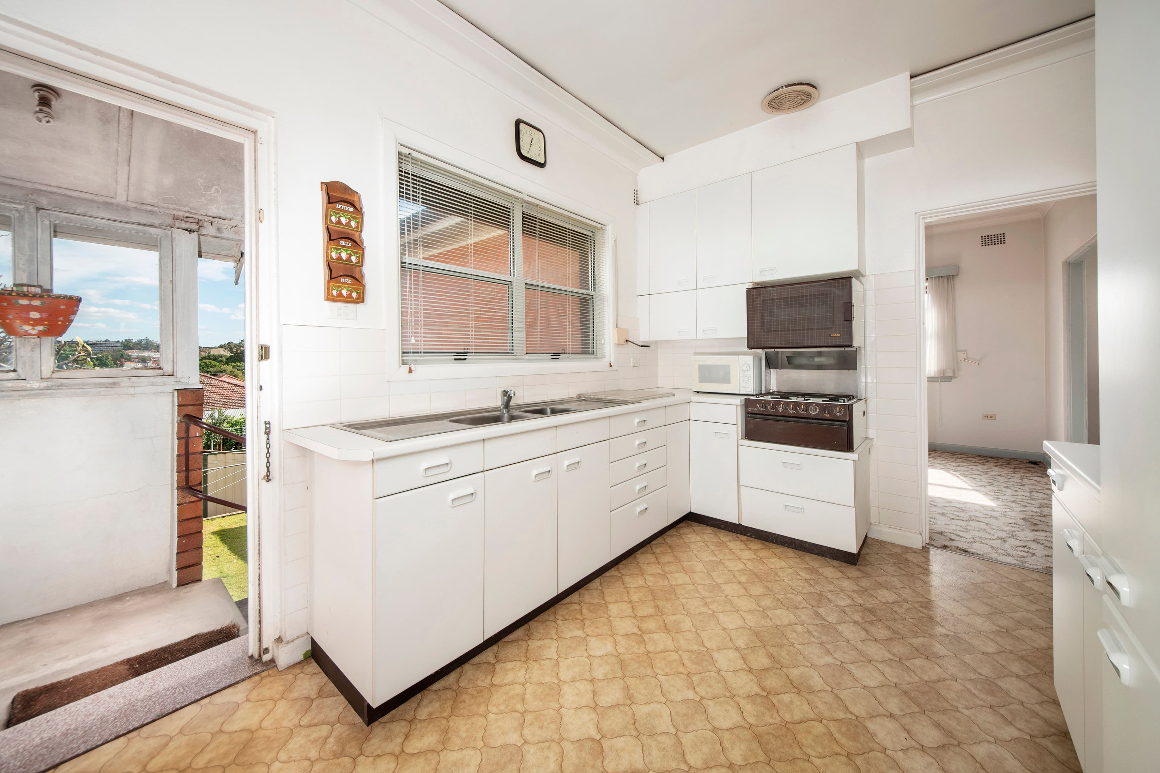 33 Ercildoune Avenue, Beverley Park NSW 2217, Beverley Park - Thumbnail 3