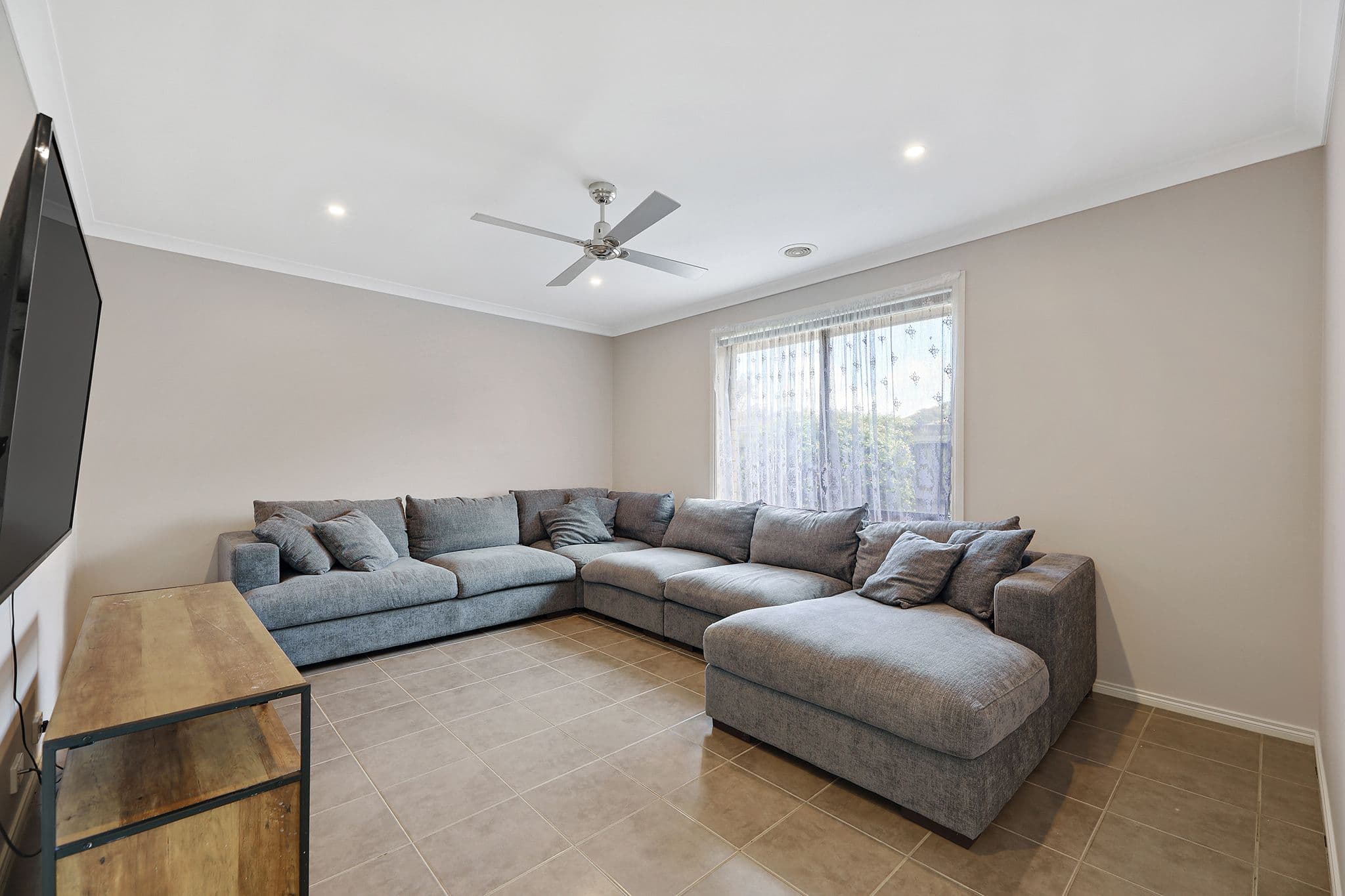 5 White Gum Court, Drouin VIC 3818, Drouin - Thumbnail 8
