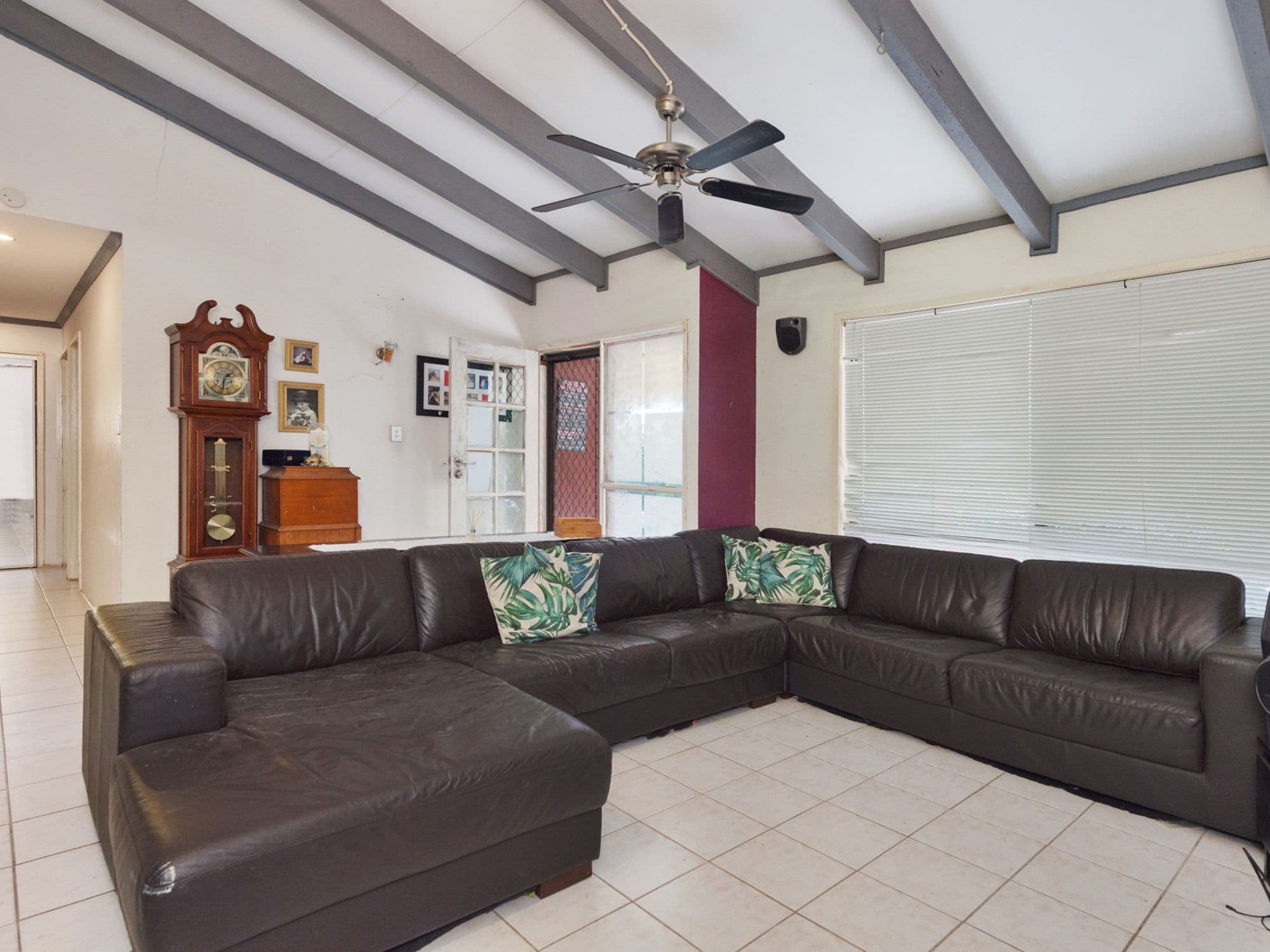 4 Minugh Court, Carrara QLD 4211, Carrara - Thumbnail 2