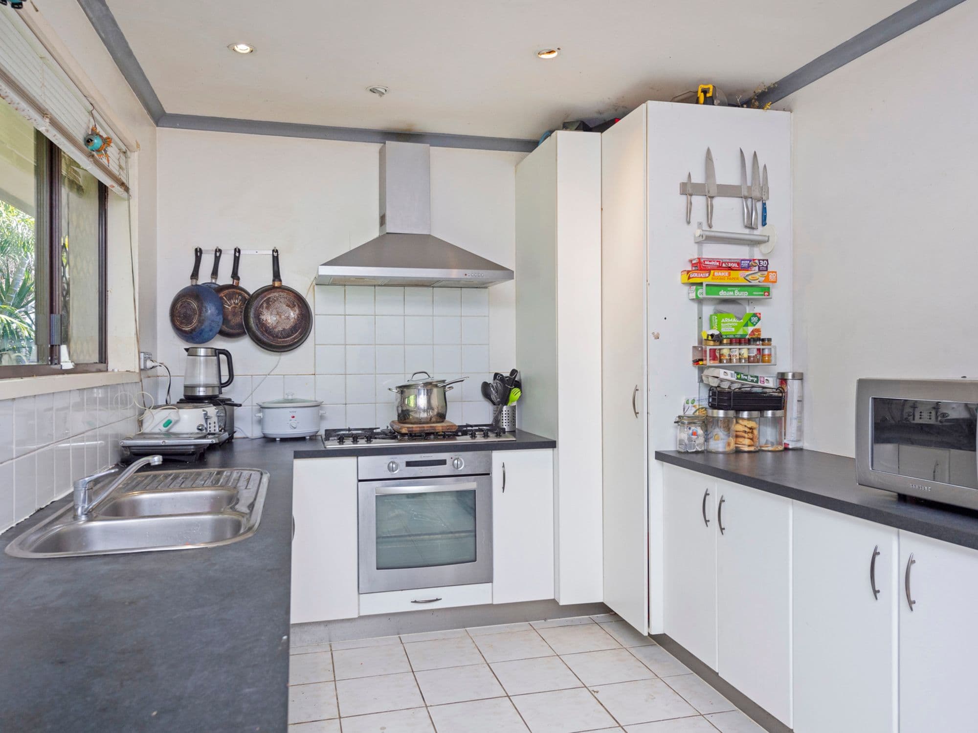 4 Minugh Court, Carrara QLD 4211, Carrara - Thumbnail 4