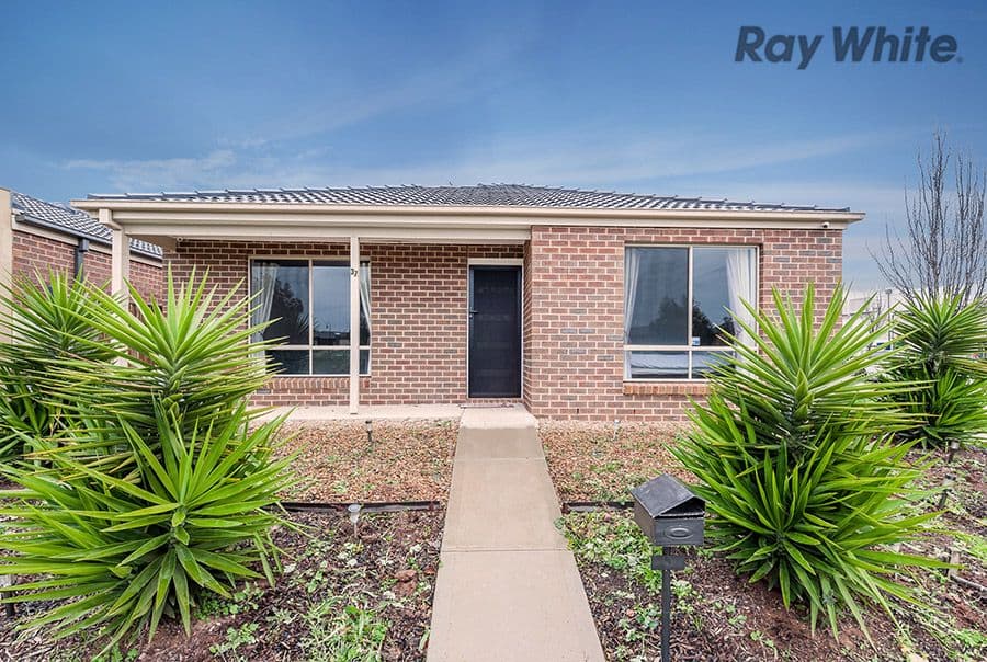 37 River Views Road, Melton West VIC 3337, Melton West - Image 1